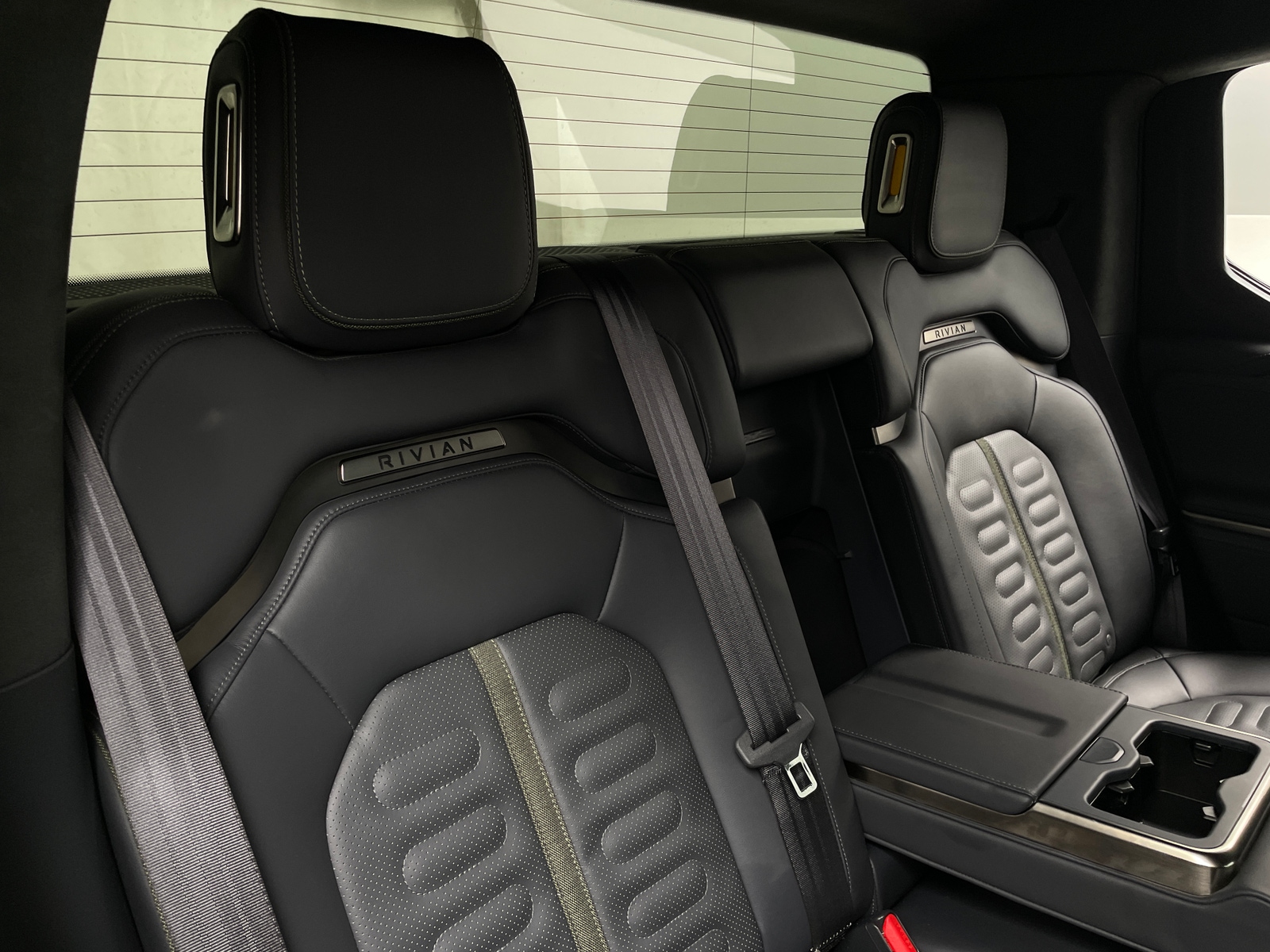 Thumbnail: 2022 Rivian R1T - 5