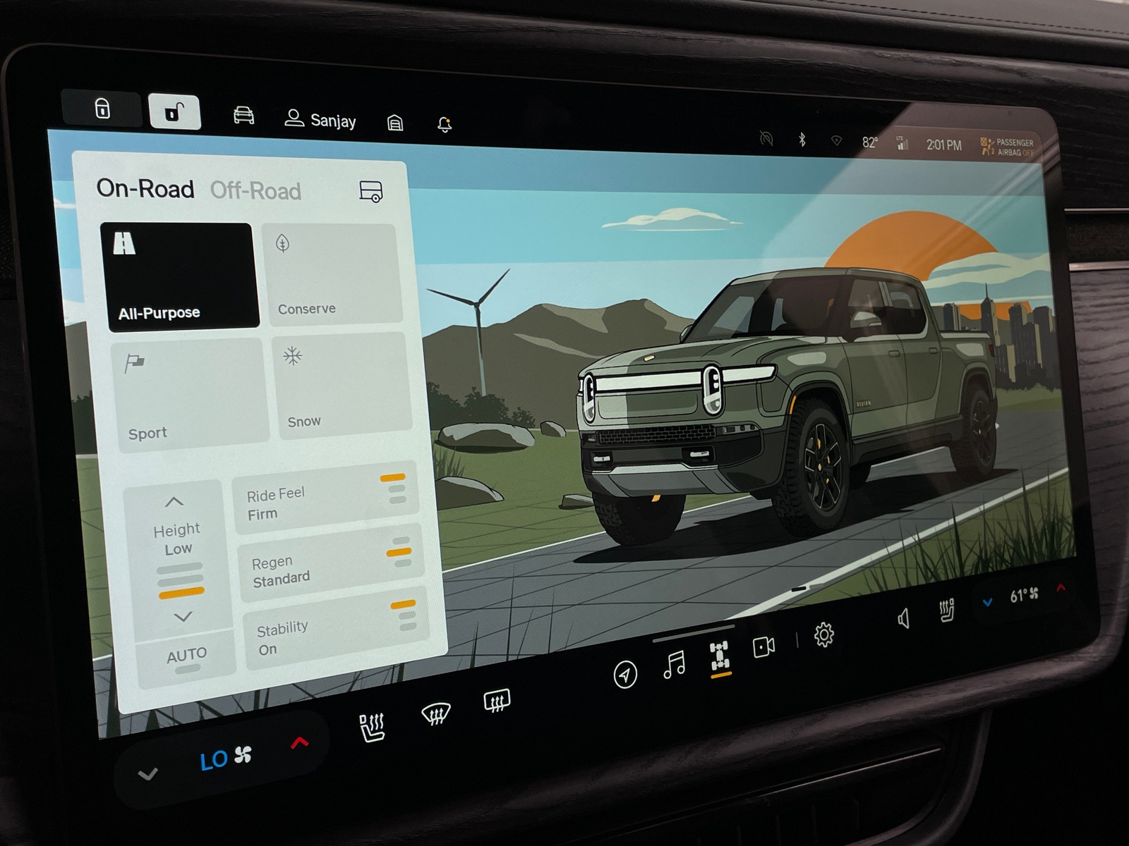 Thumbnail: 2022 Rivian R1T - 3