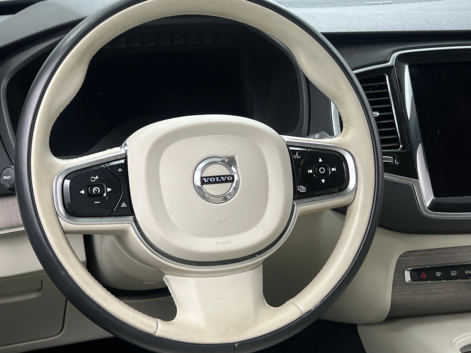 Thumbnail: 2024 Volvo XC90 - 4