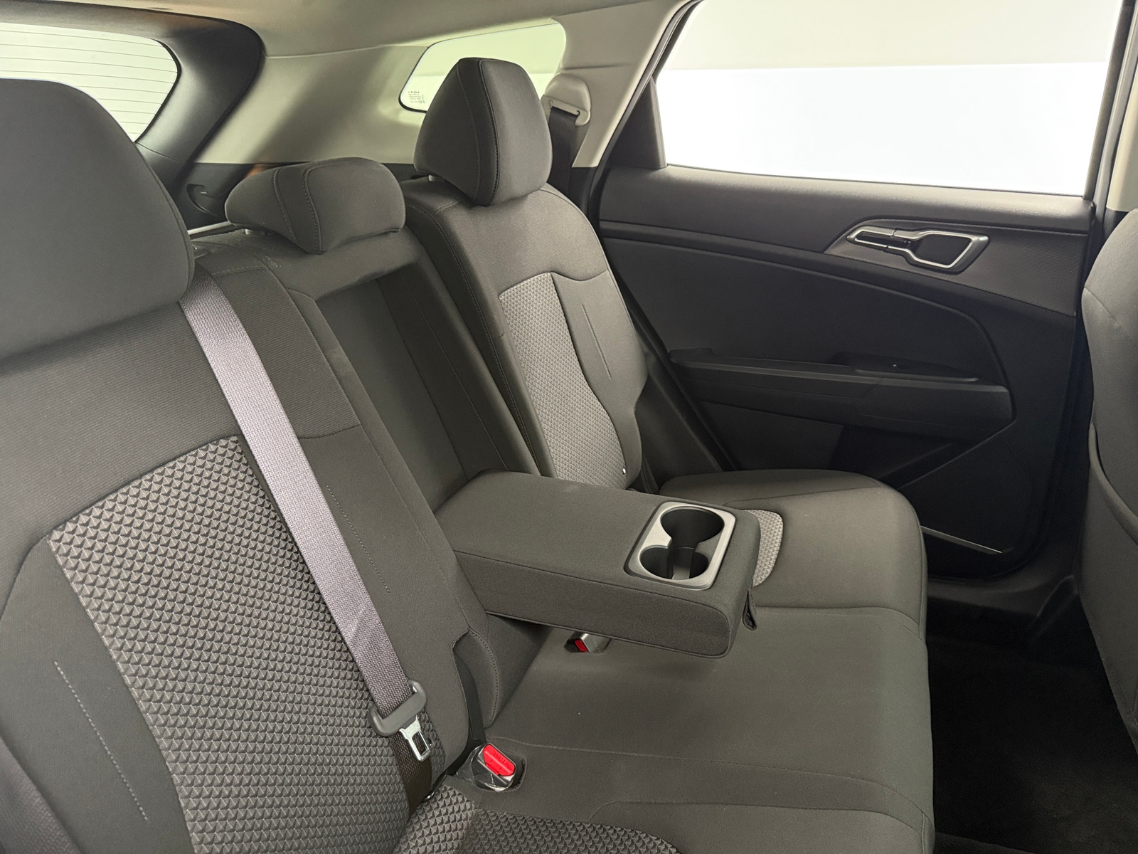 Thumbnail: 2023 Kia Sportage - 6