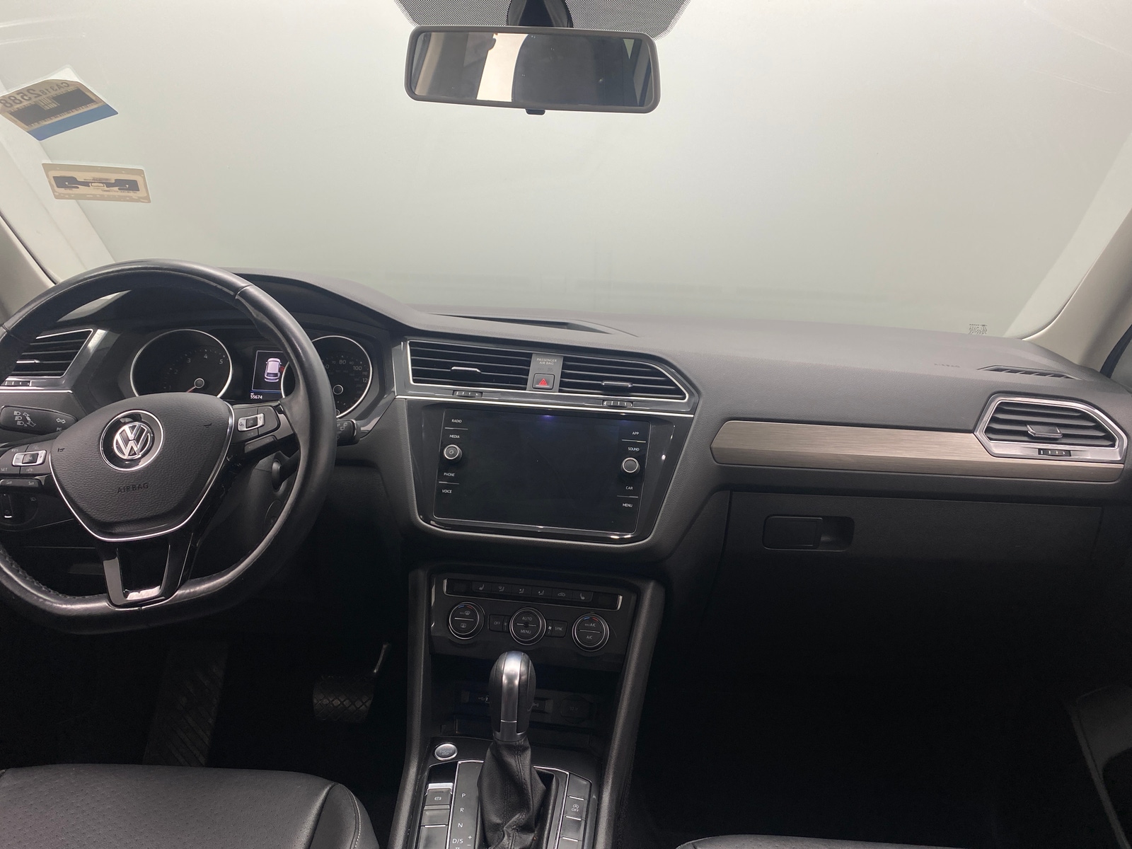 Thumbnail: 2019 Volkswagen Tiguan - 2