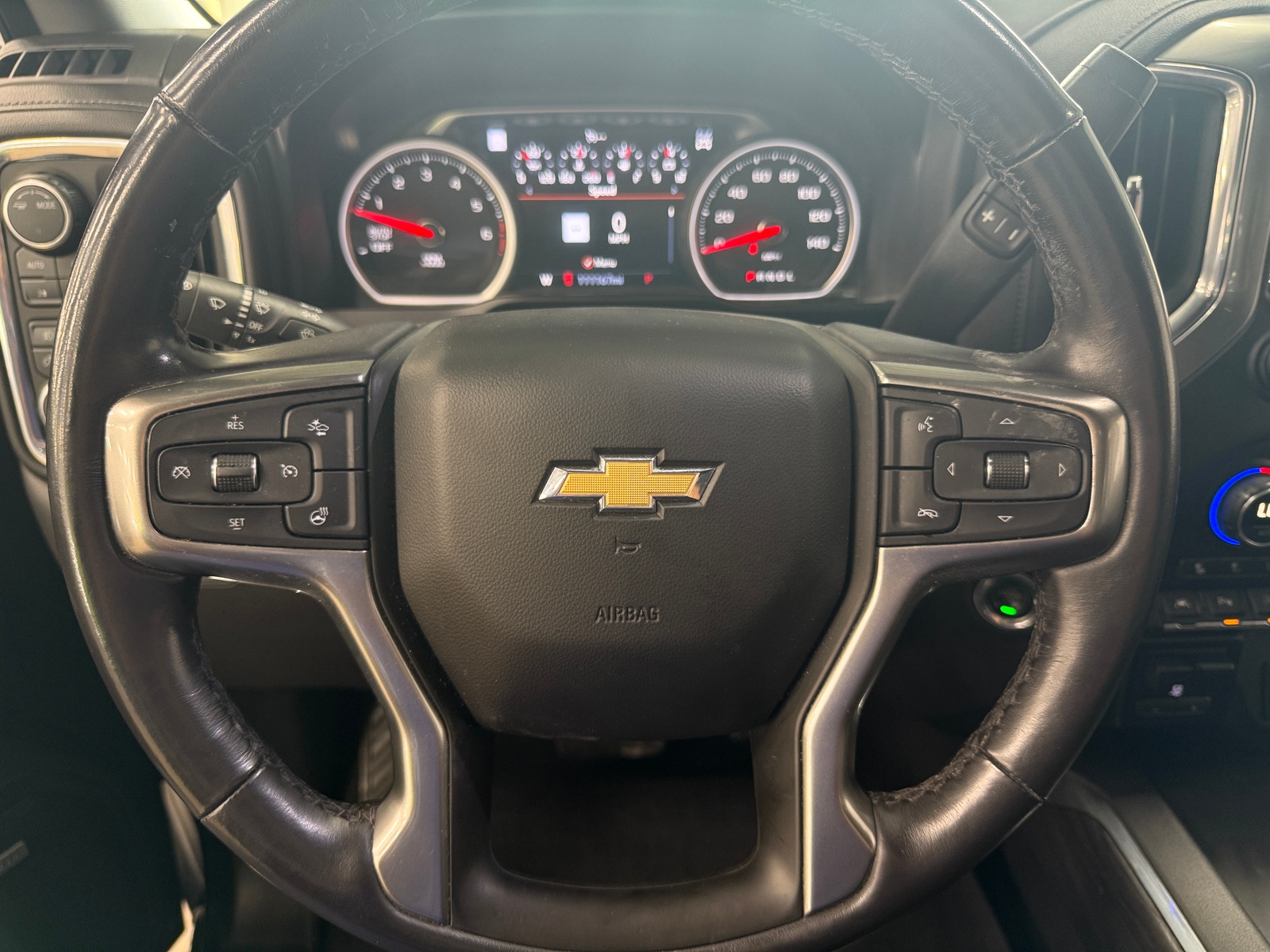 Thumbnail: 2021 Chevrolet Silverado 1500 - 4