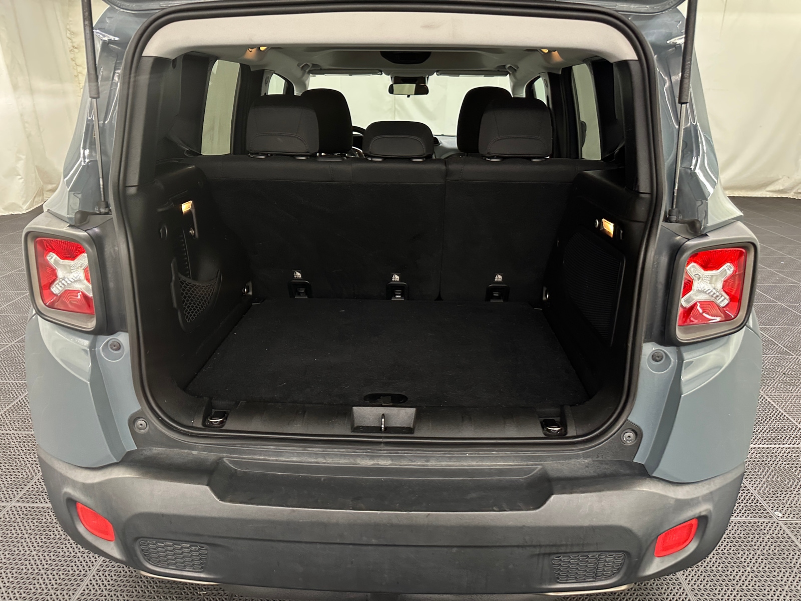 Thumbnail: 2016 Jeep Renegade - 7