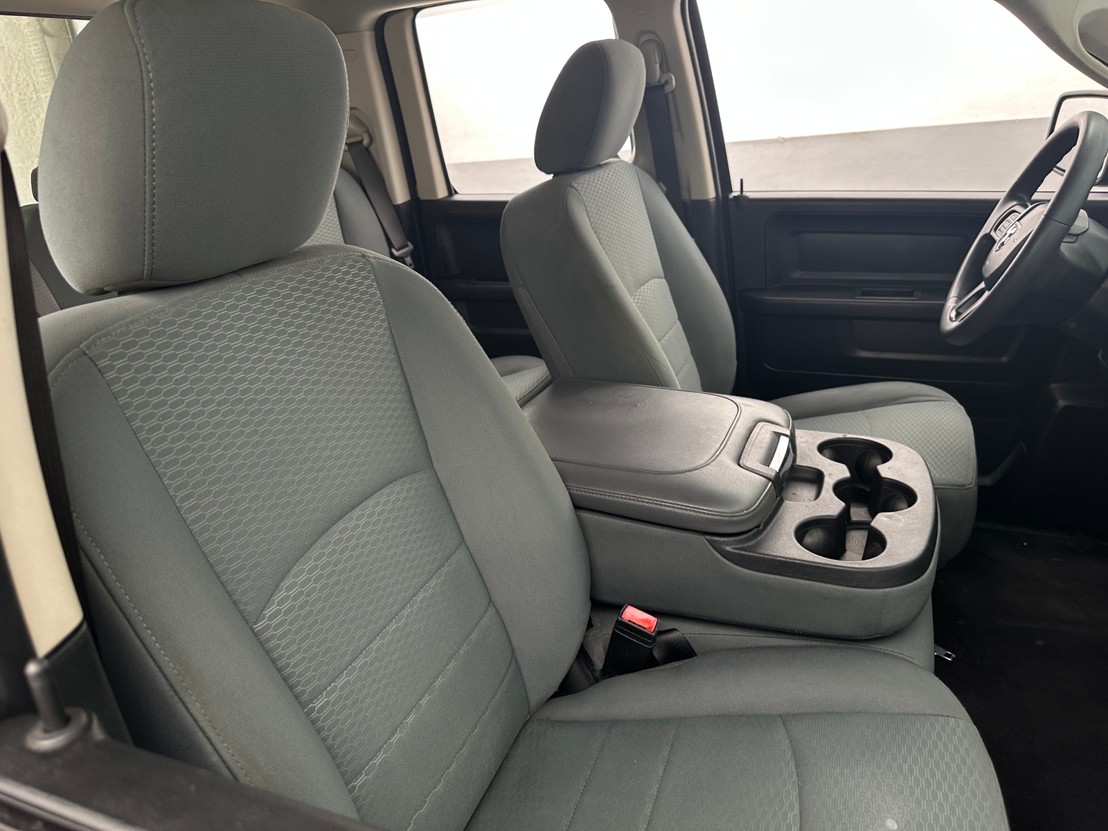 Thumbnail: 2020 RAM 1500 Classic - 2