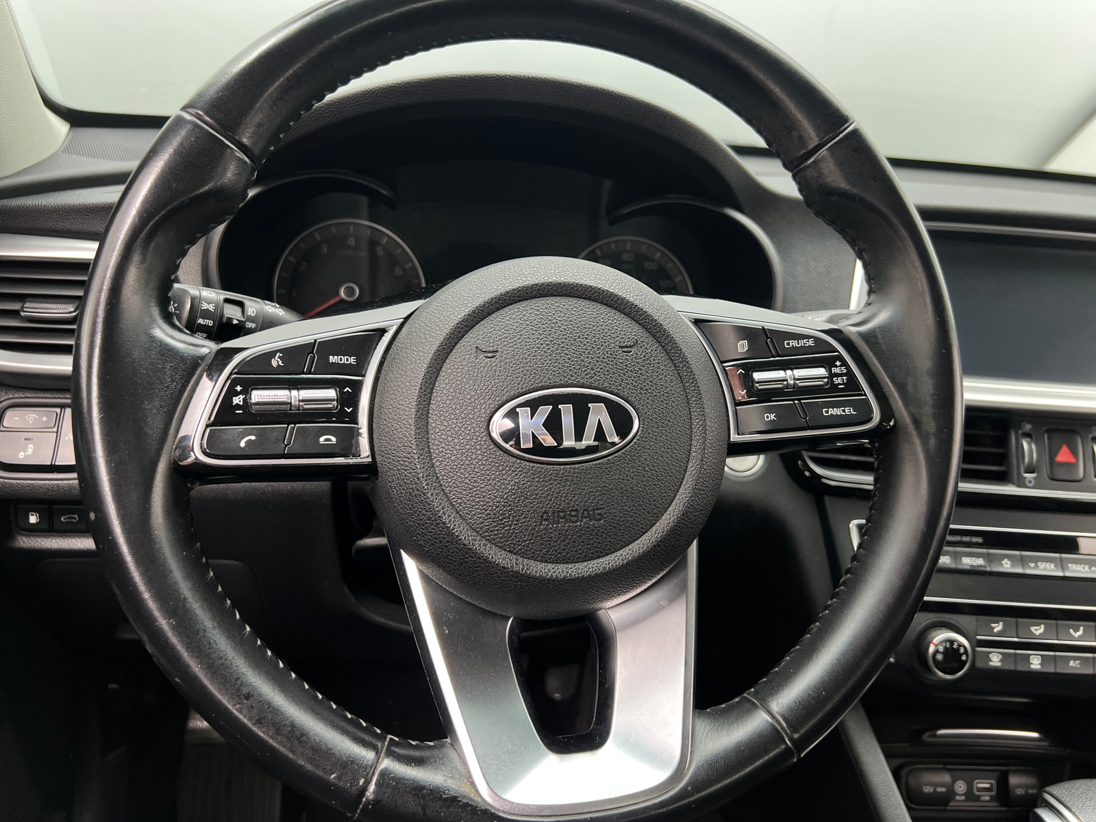 Thumbnail: 2020 Kia Optima - 4