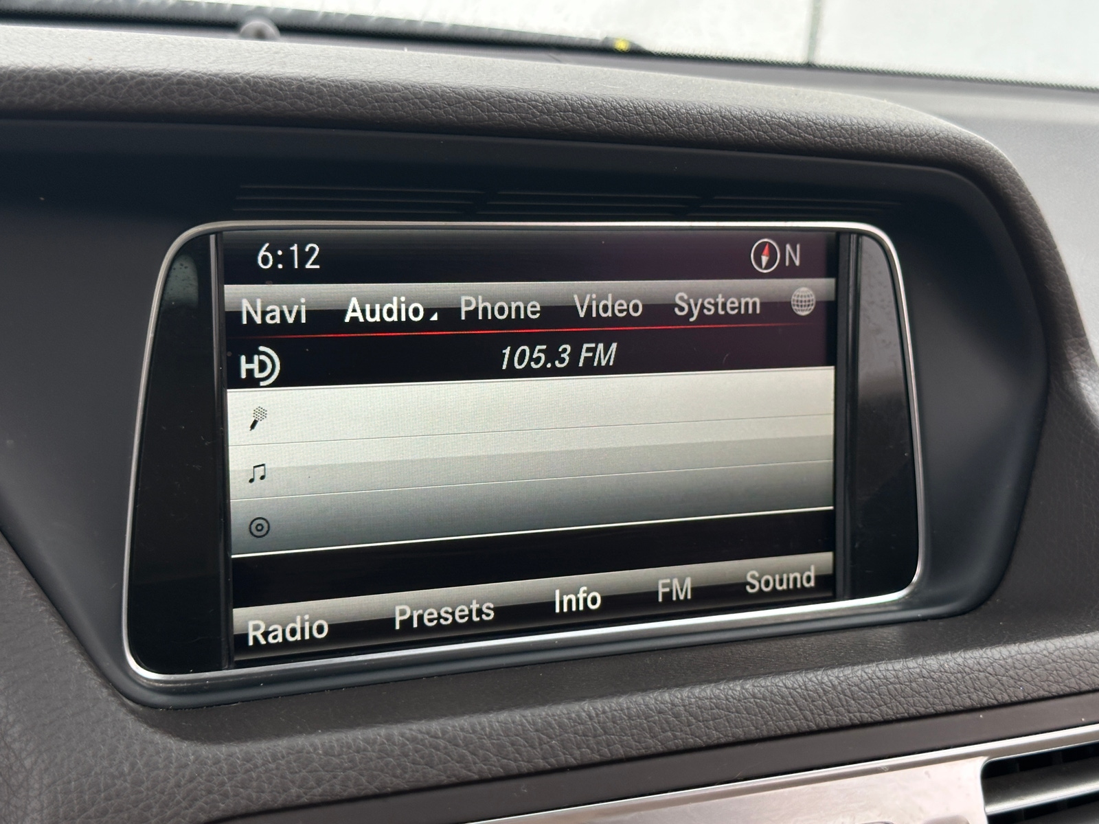 Thumbnail: 2014 Mercedes-Benz E-Class - 3