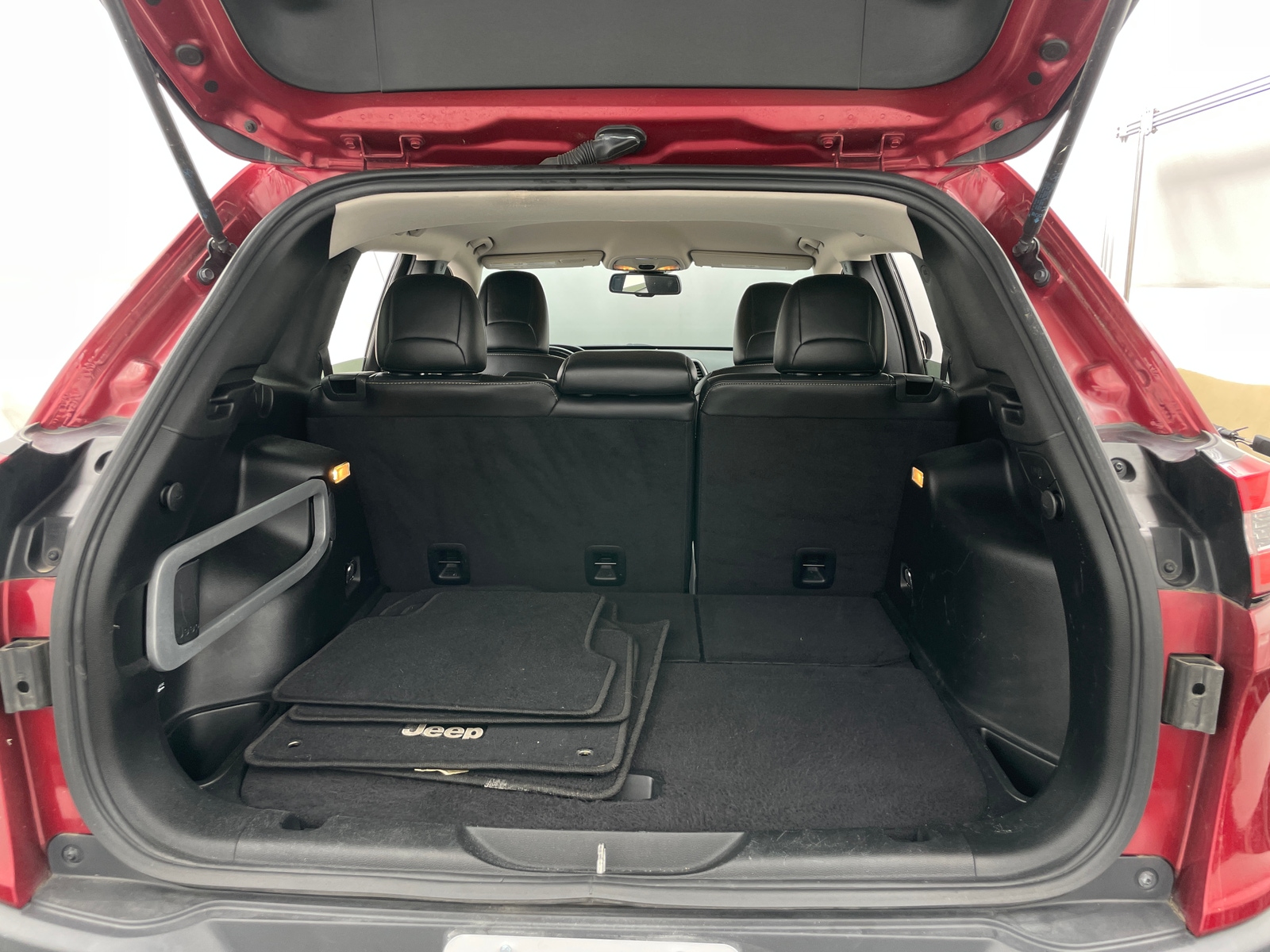 Thumbnail: 2016 Jeep Cherokee - 6