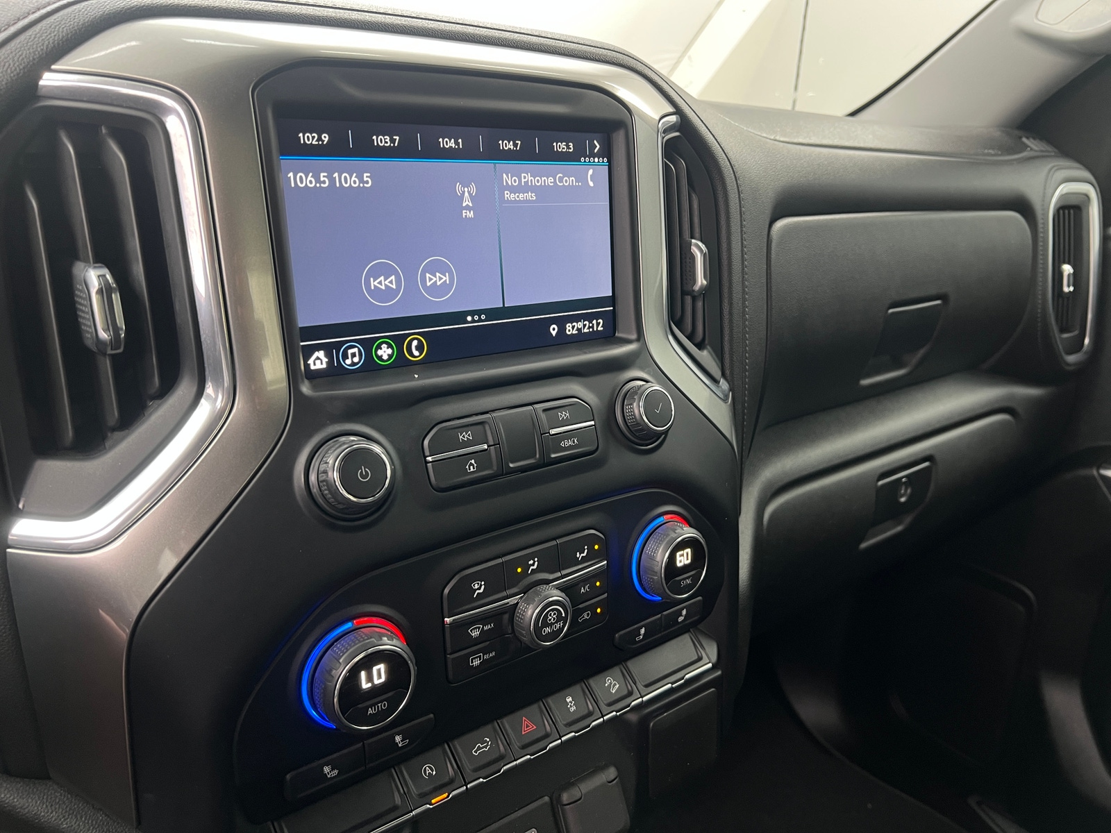 Thumbnail: 2021 Chevrolet Silverado 1500 - 4