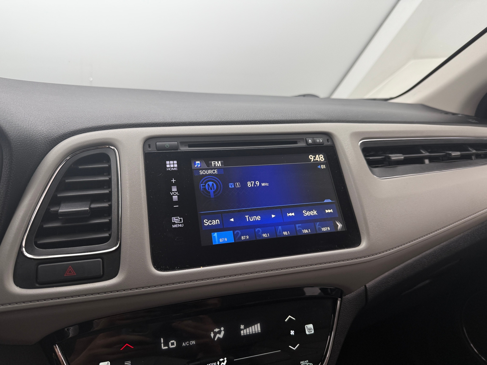 Thumbnail: 2016 Honda HR-V - 4