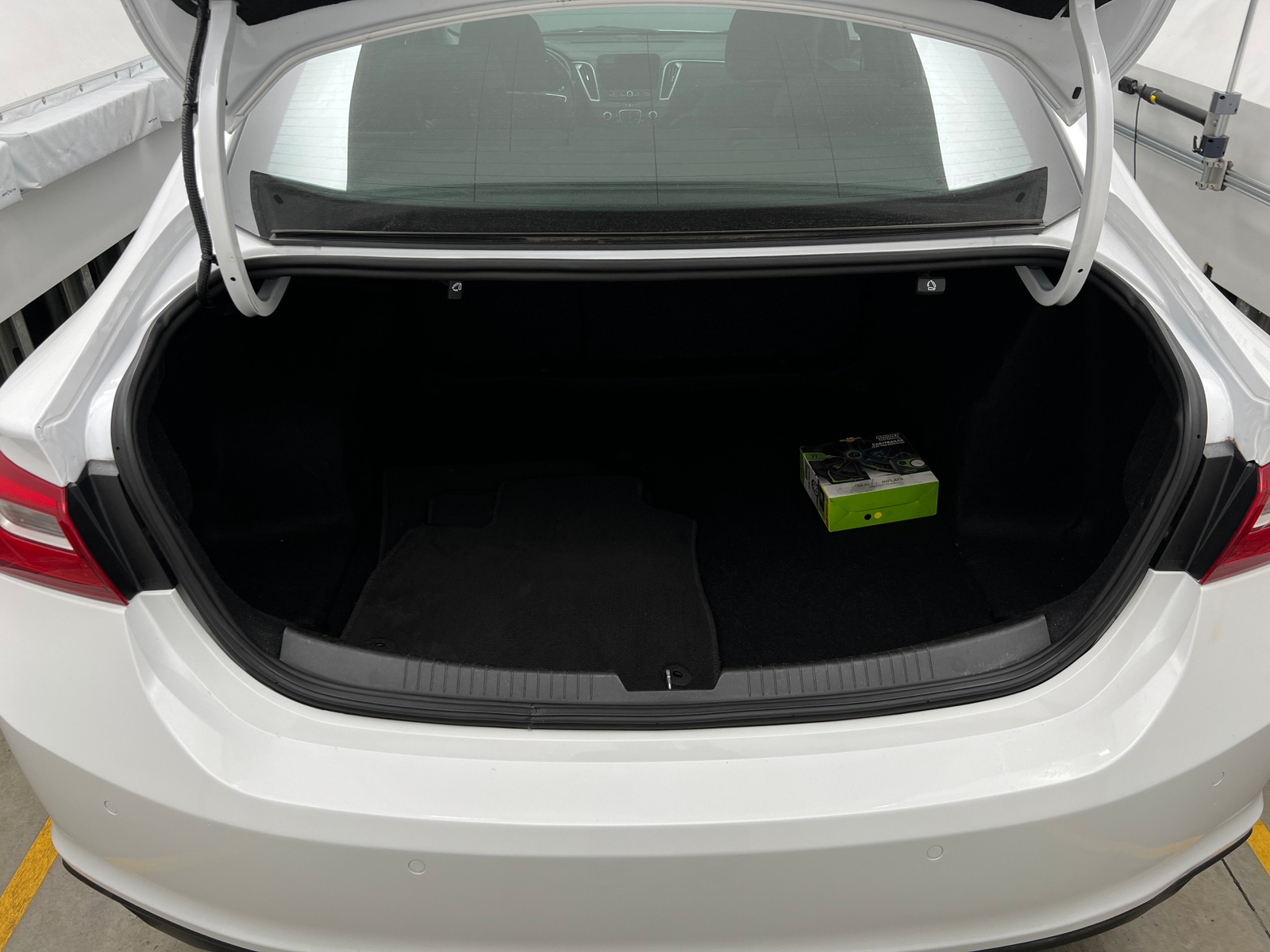 Thumbnail: 2023 Chevrolet Malibu - 7