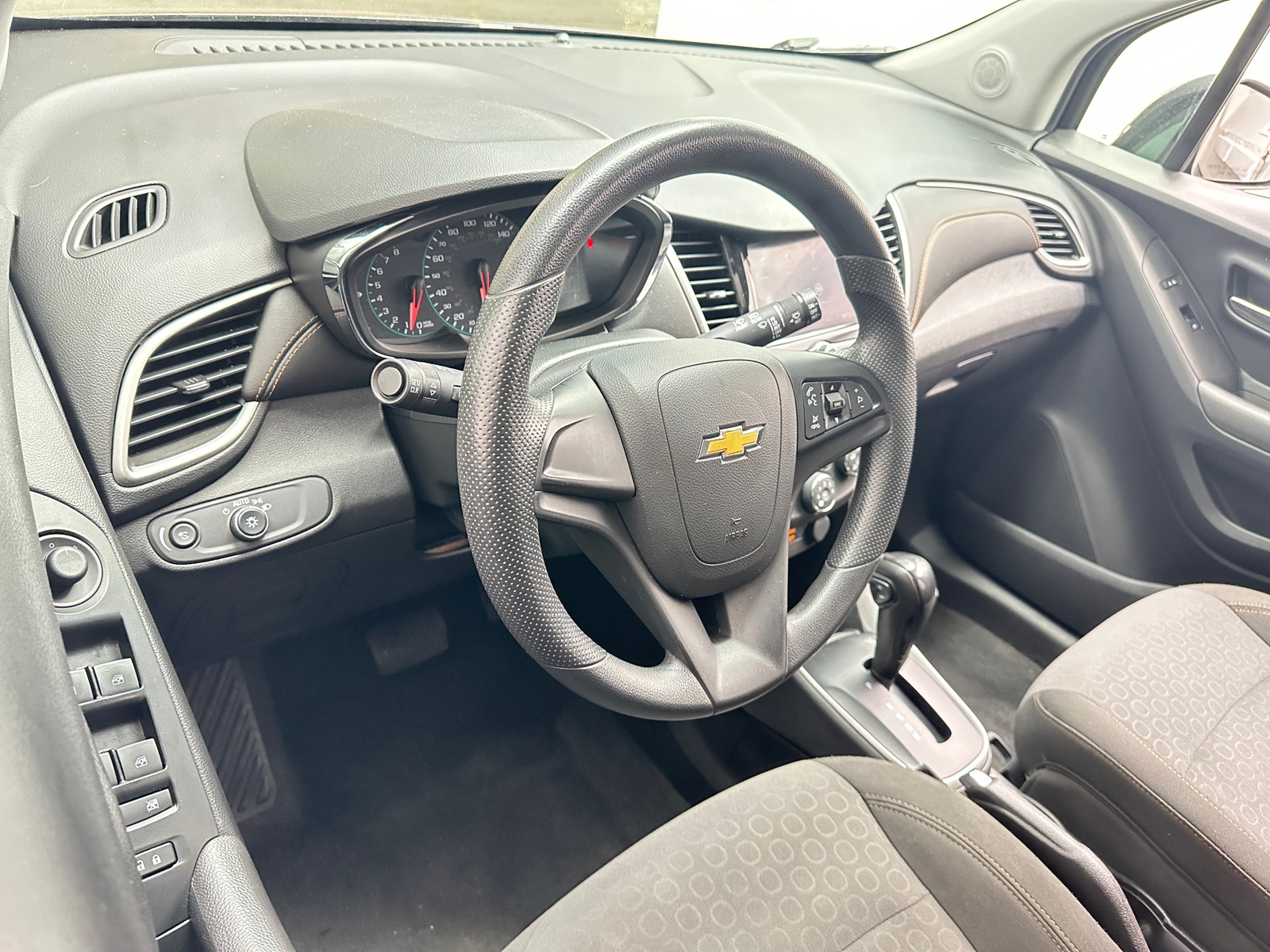 Thumbnail: 2020 Chevrolet Trax - 3
