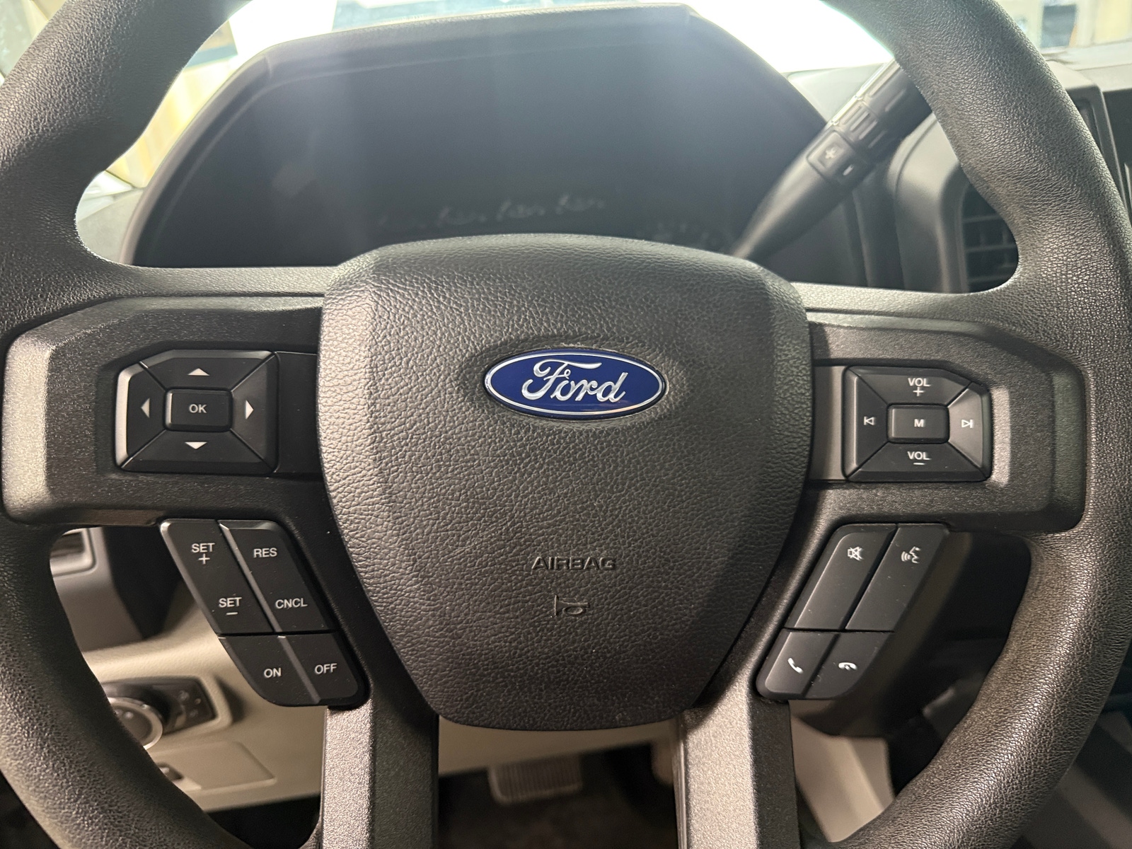 Thumbnail: 2020 Ford Econoline - 5