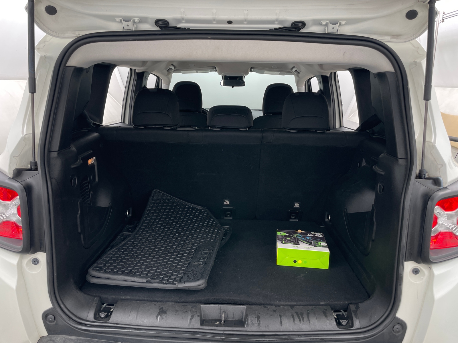 Thumbnail: 2020 Jeep Renegade - 7