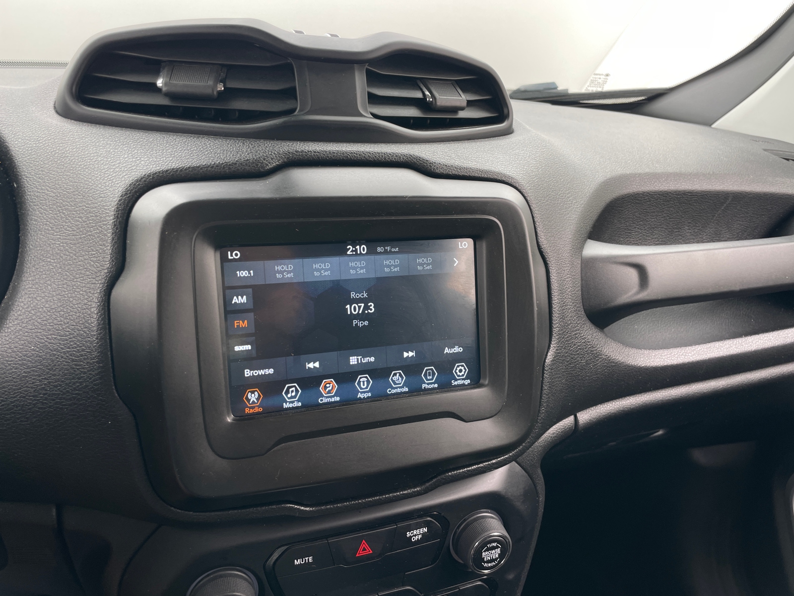 Thumbnail: 2020 Jeep Renegade - 4