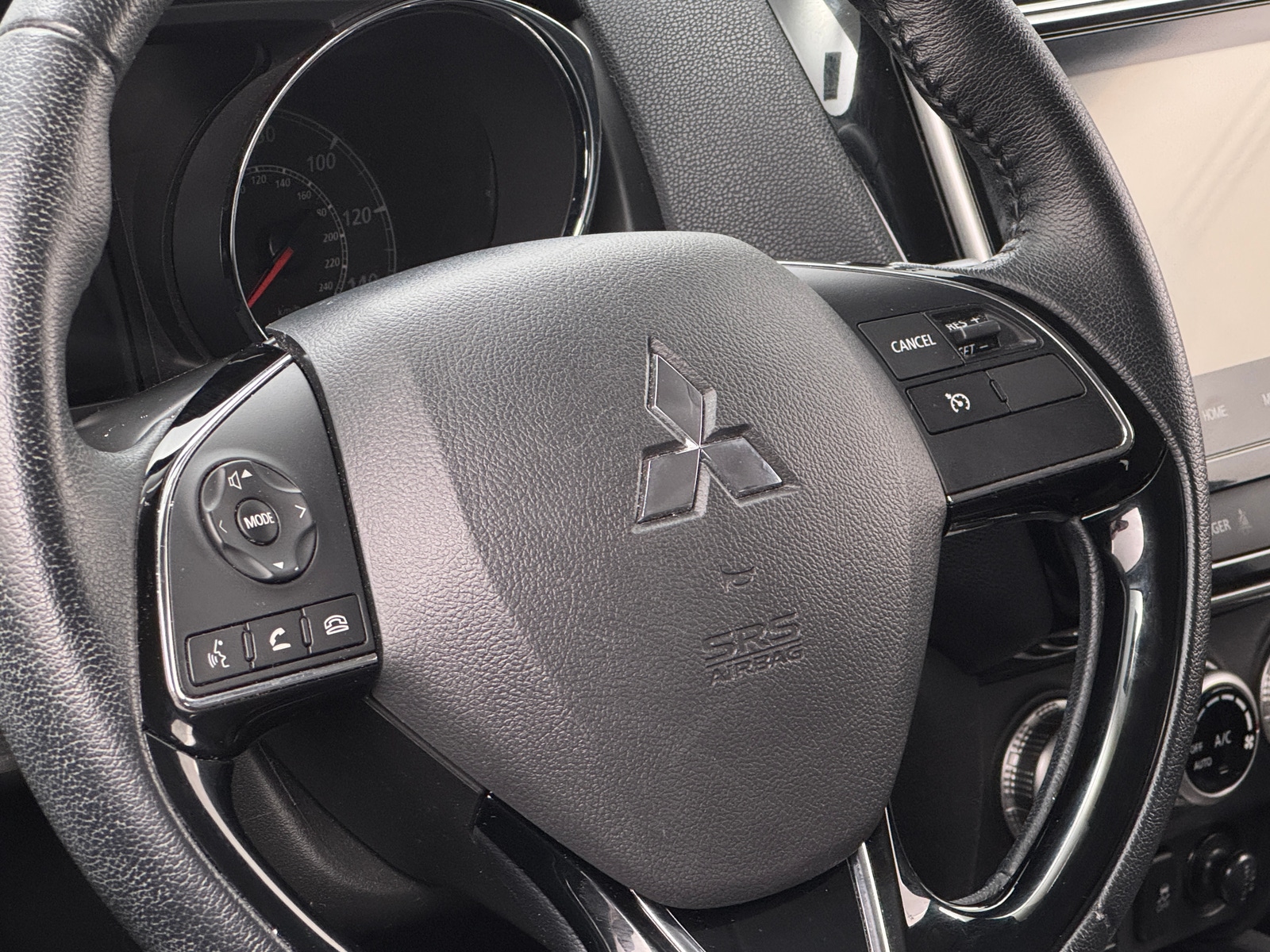Thumbnail: 2022 Mitsubishi Outlander Sport - 4