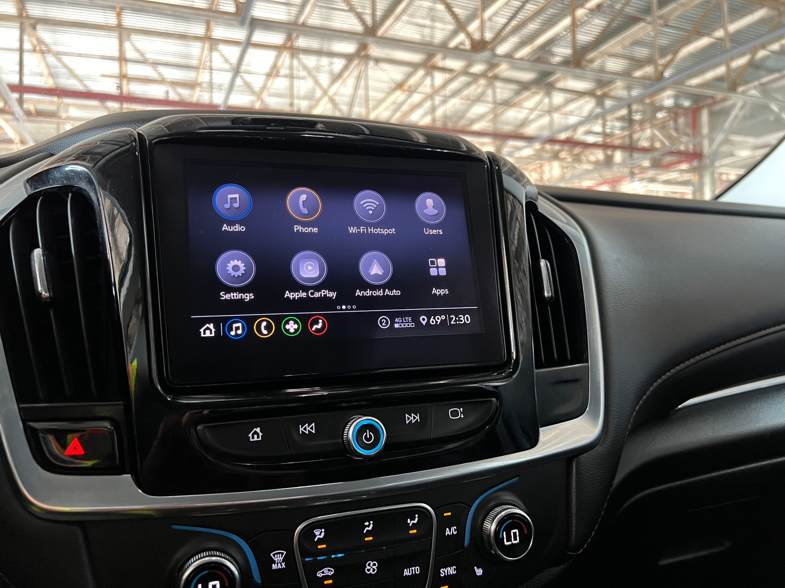 Thumbnail: 2020 Chevrolet Traverse - 3