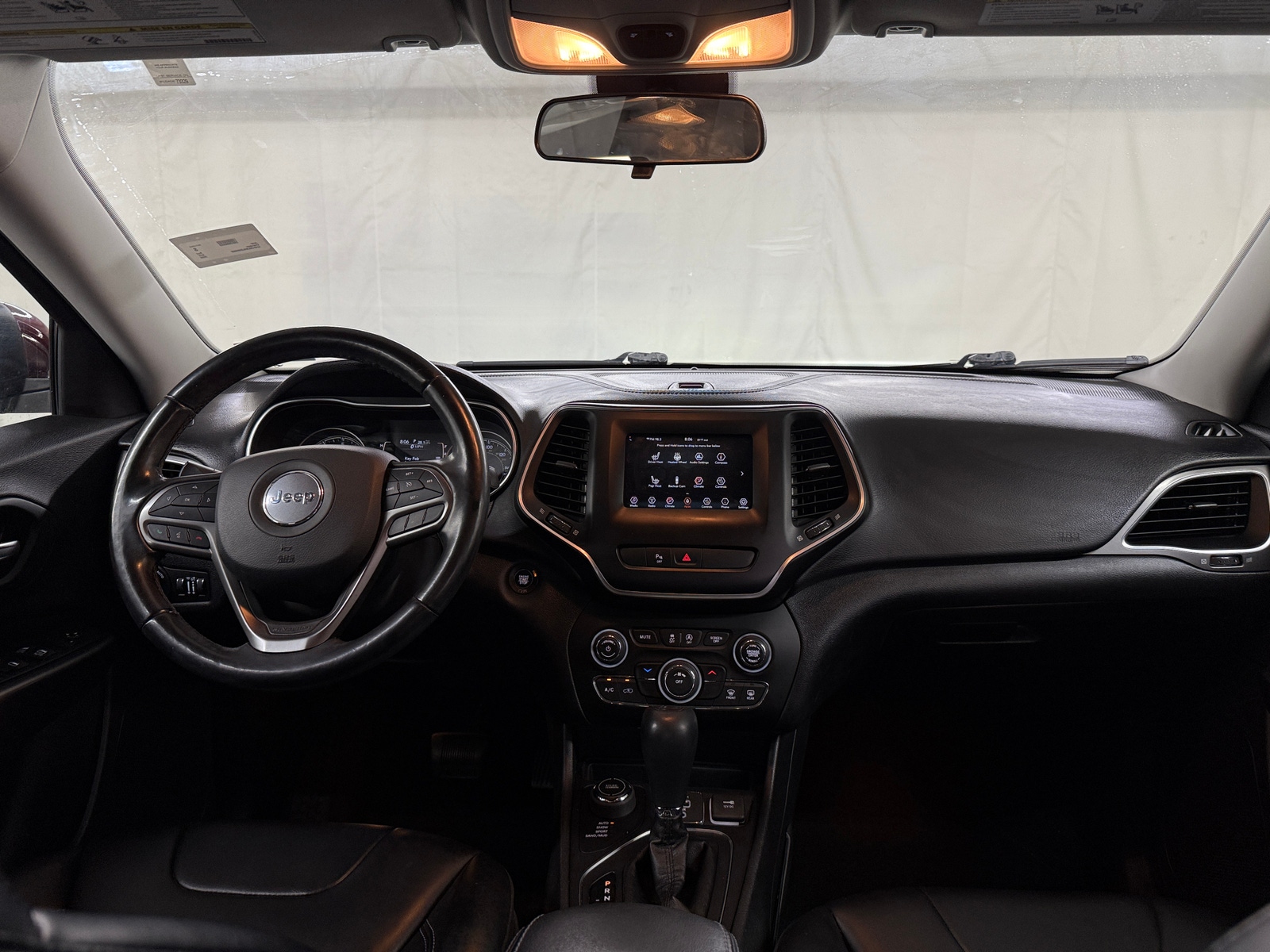 Thumbnail: 2020 Jeep Cherokee - 2