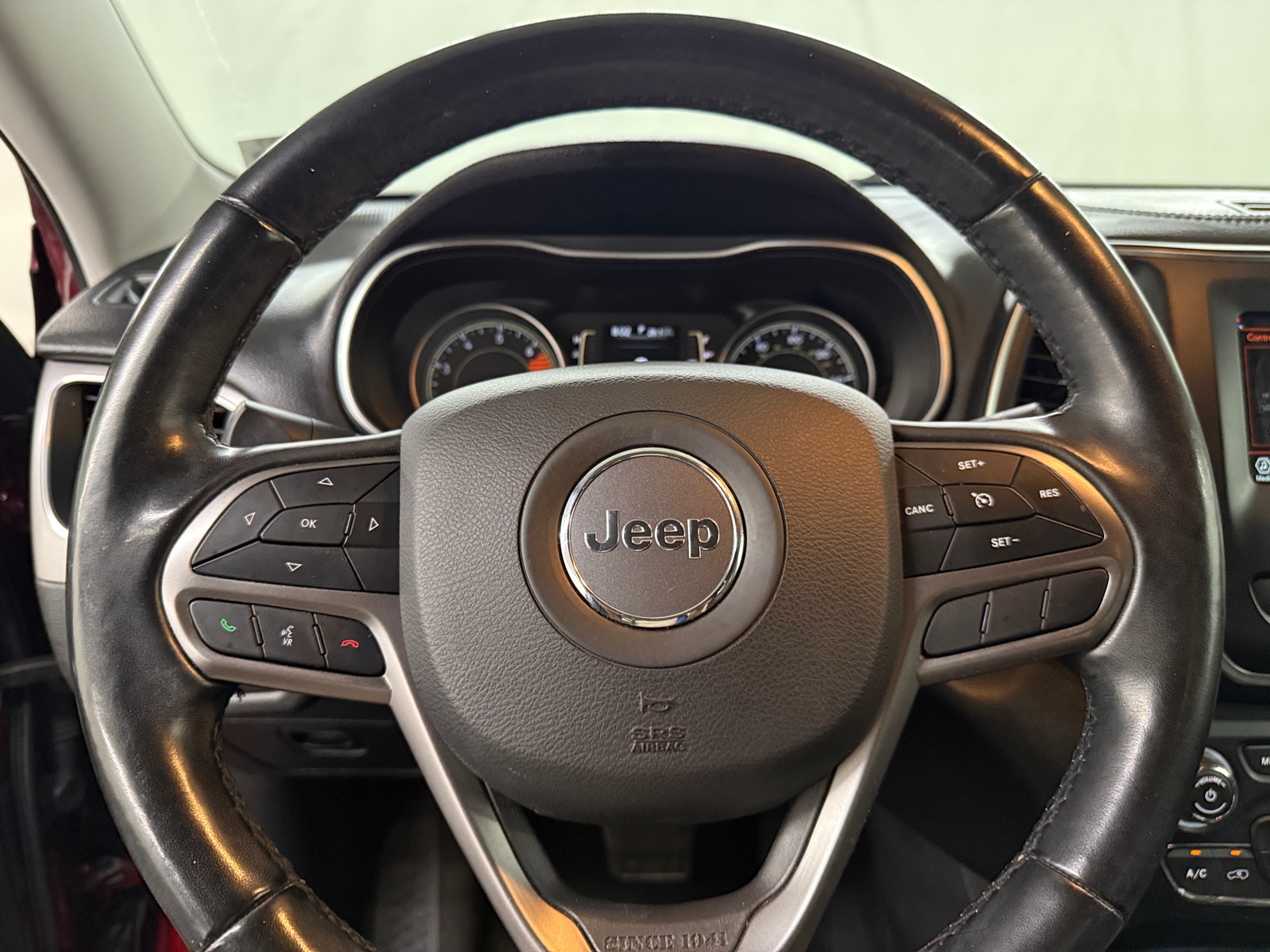 Thumbnail: 2020 Jeep Cherokee - 4