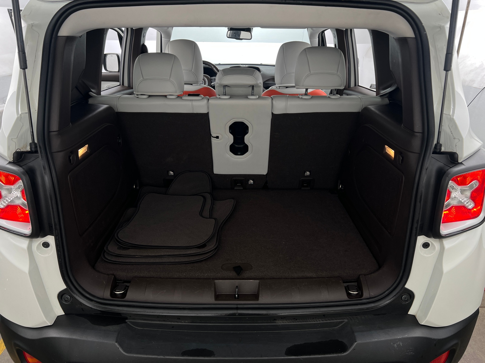 Thumbnail: 2015 Jeep Renegade - 6