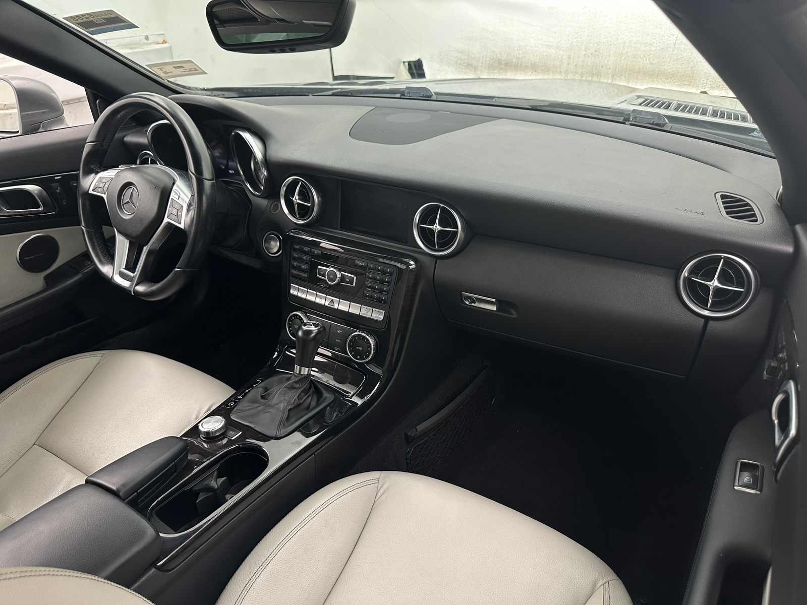 Thumbnail: 2015 Mercedes-Benz SLK - 2