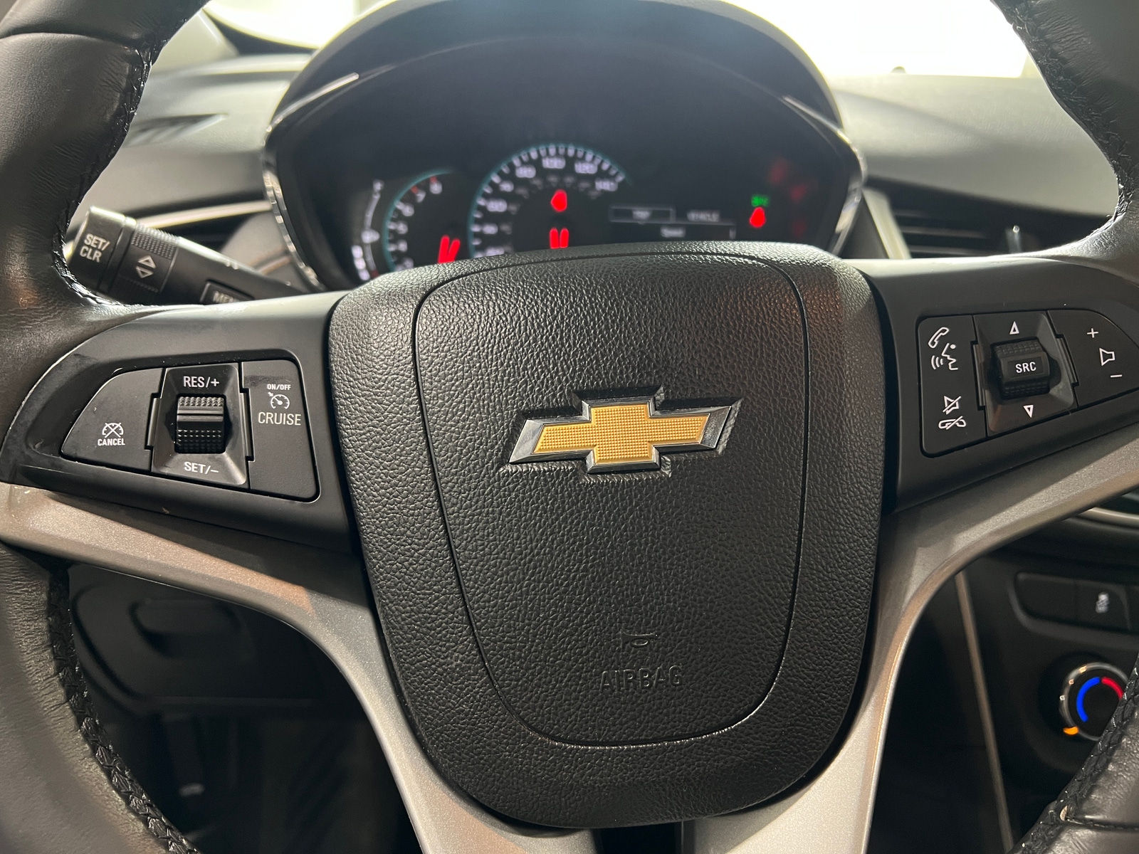 Thumbnail: 2018 Chevrolet Trax - 5