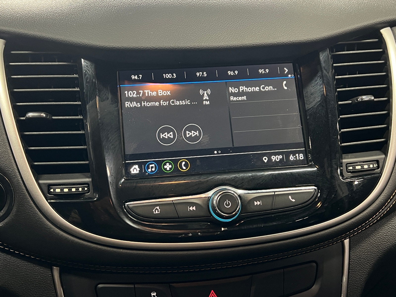 Thumbnail: 2018 Chevrolet Trax - 4