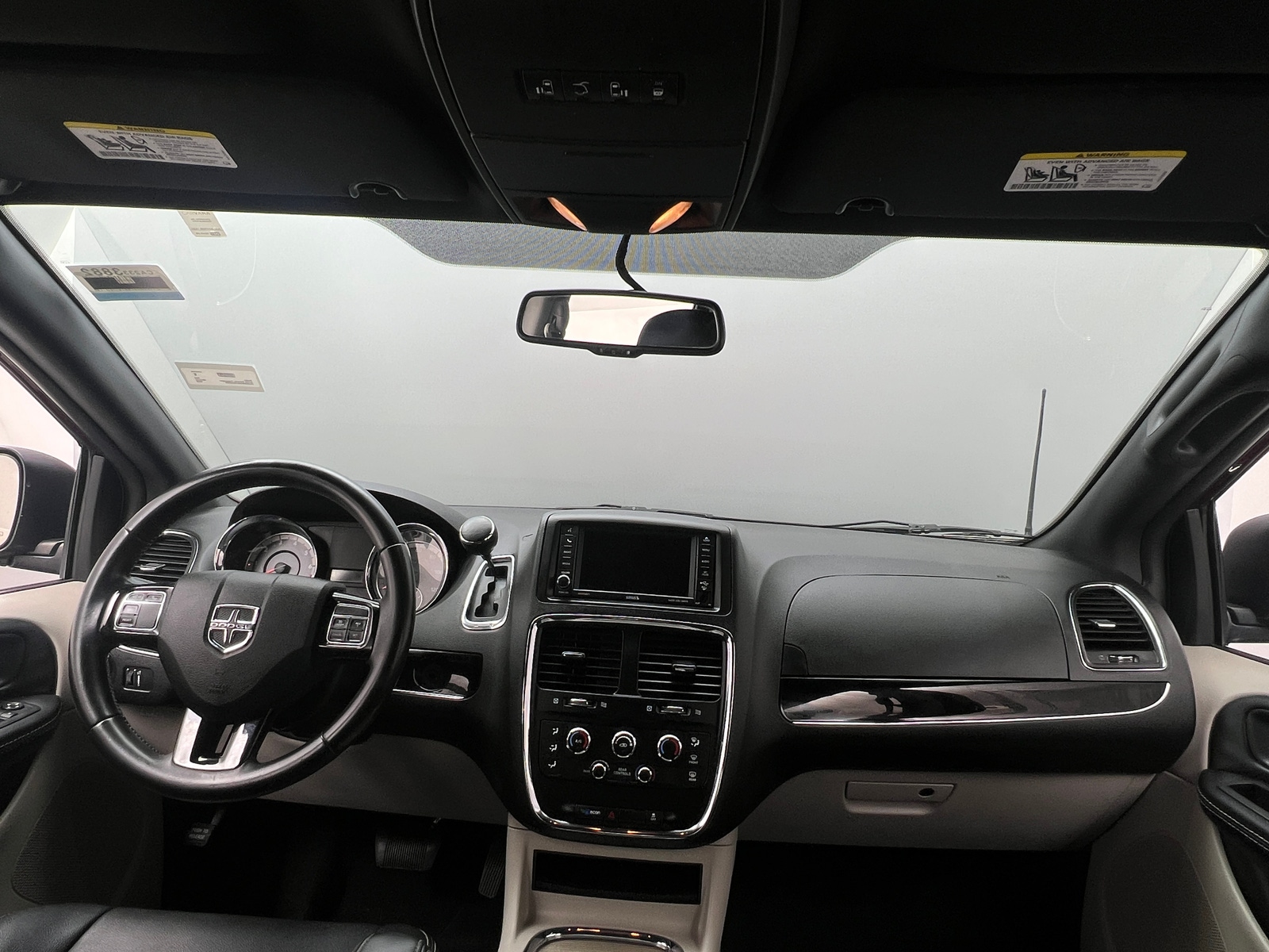 Thumbnail: 2018 Dodge Grand Caravan - 3