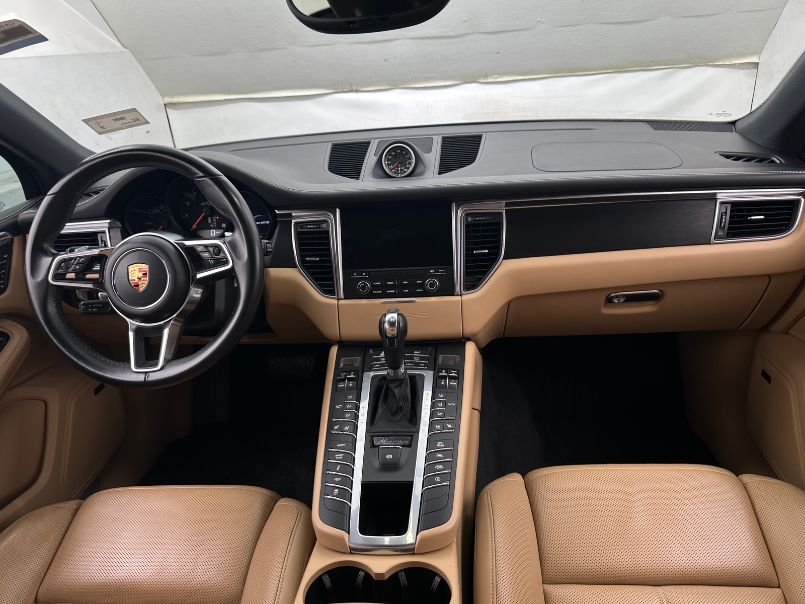 Thumbnail: 2018 Porsche Macan - 2