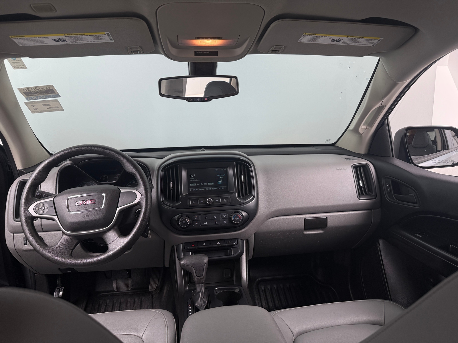 Thumbnail: 2018 GMC Canyon - 3