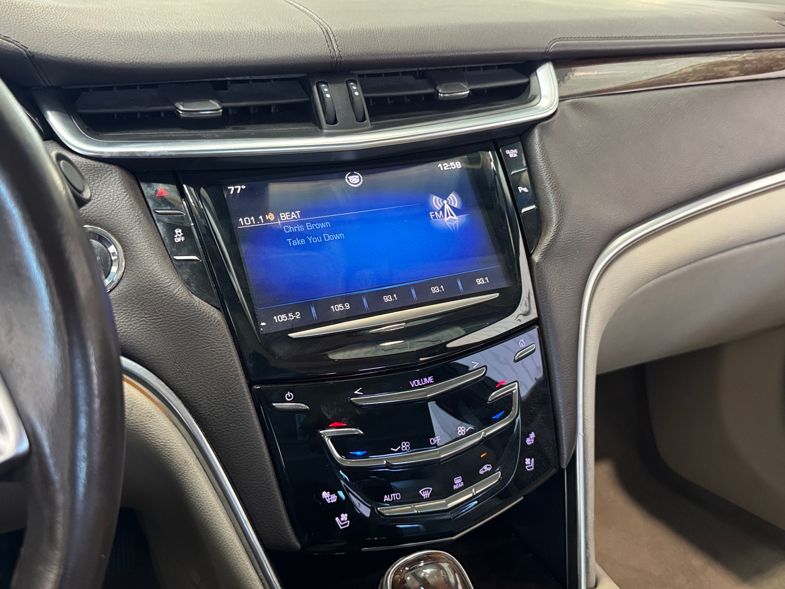 Thumbnail: 2013 Cadillac XTS - 3
