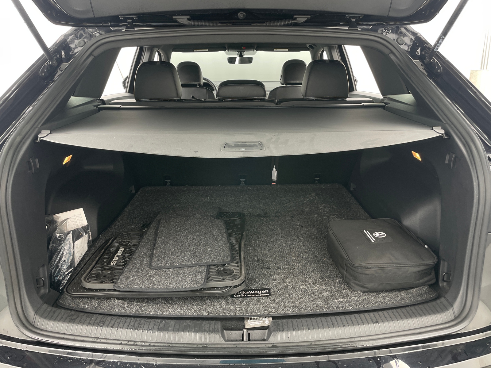 Thumbnail: 2023 Volkswagen Atlas - 6