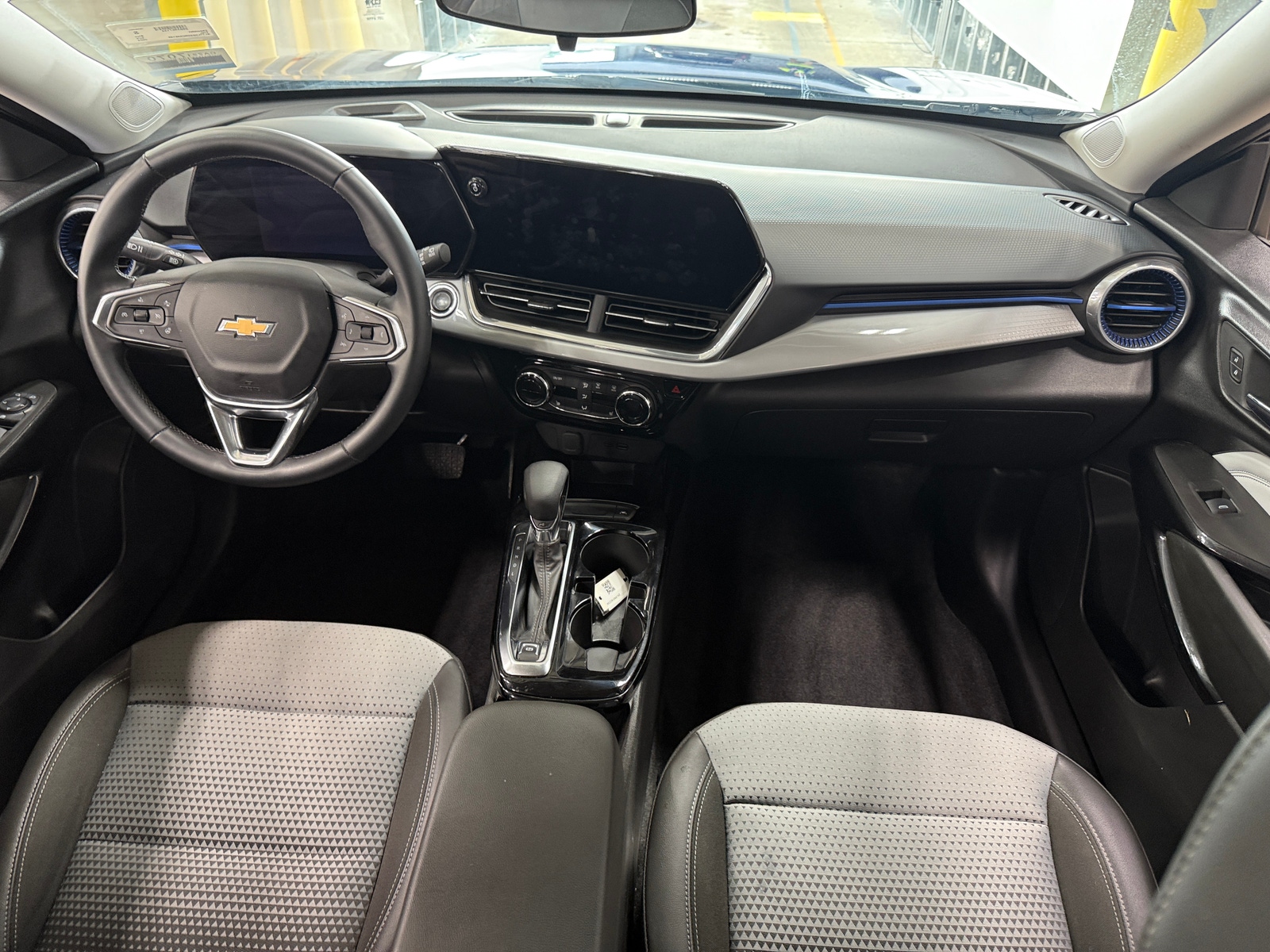 Thumbnail: 2024 Chevrolet Trax - 3