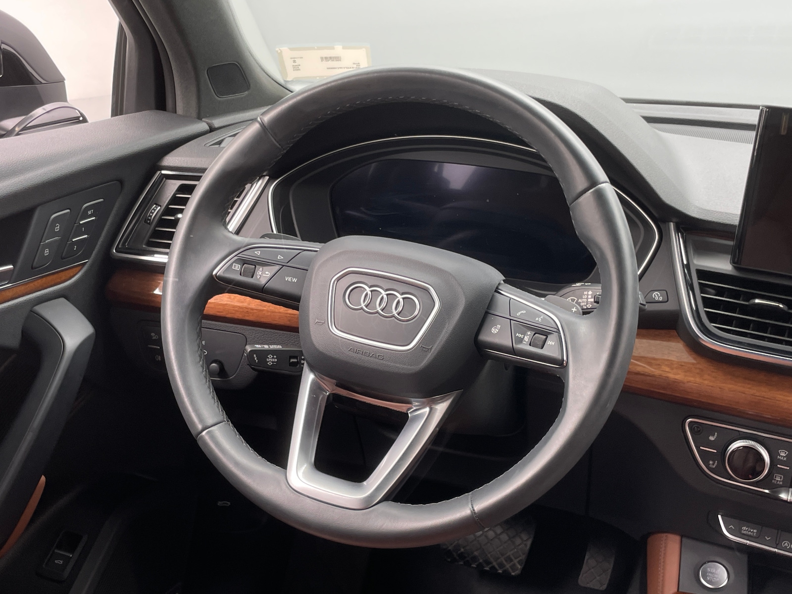 Thumbnail: 2023 Audi Q5 - 4