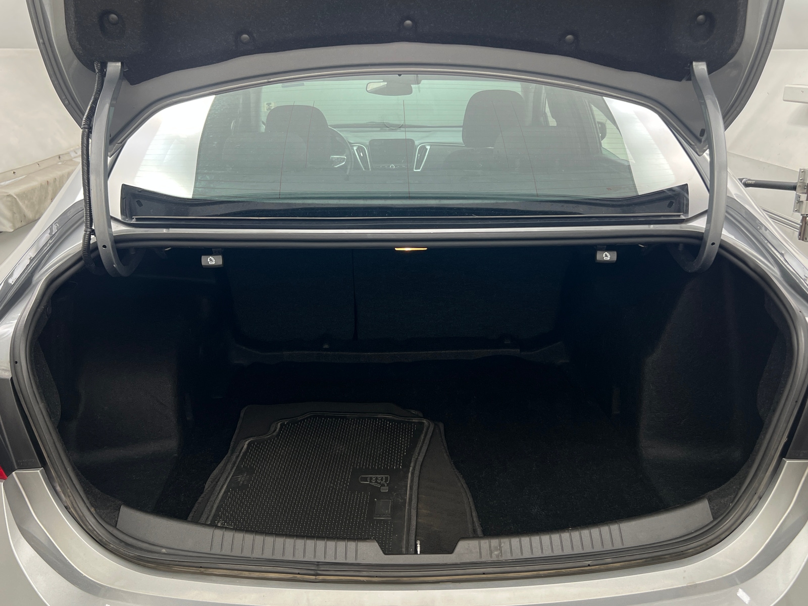 Thumbnail: 2023 Chevrolet Malibu - 7
