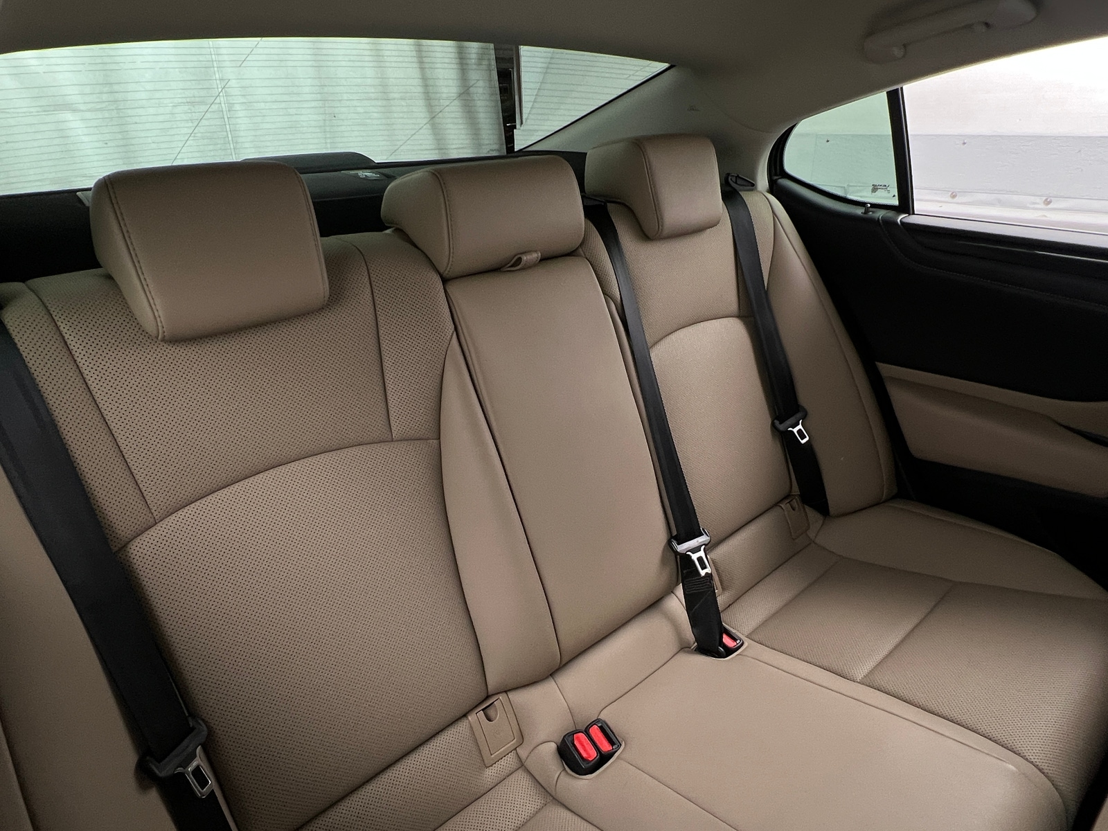 Thumbnail: 2019 Lexus ES - 6