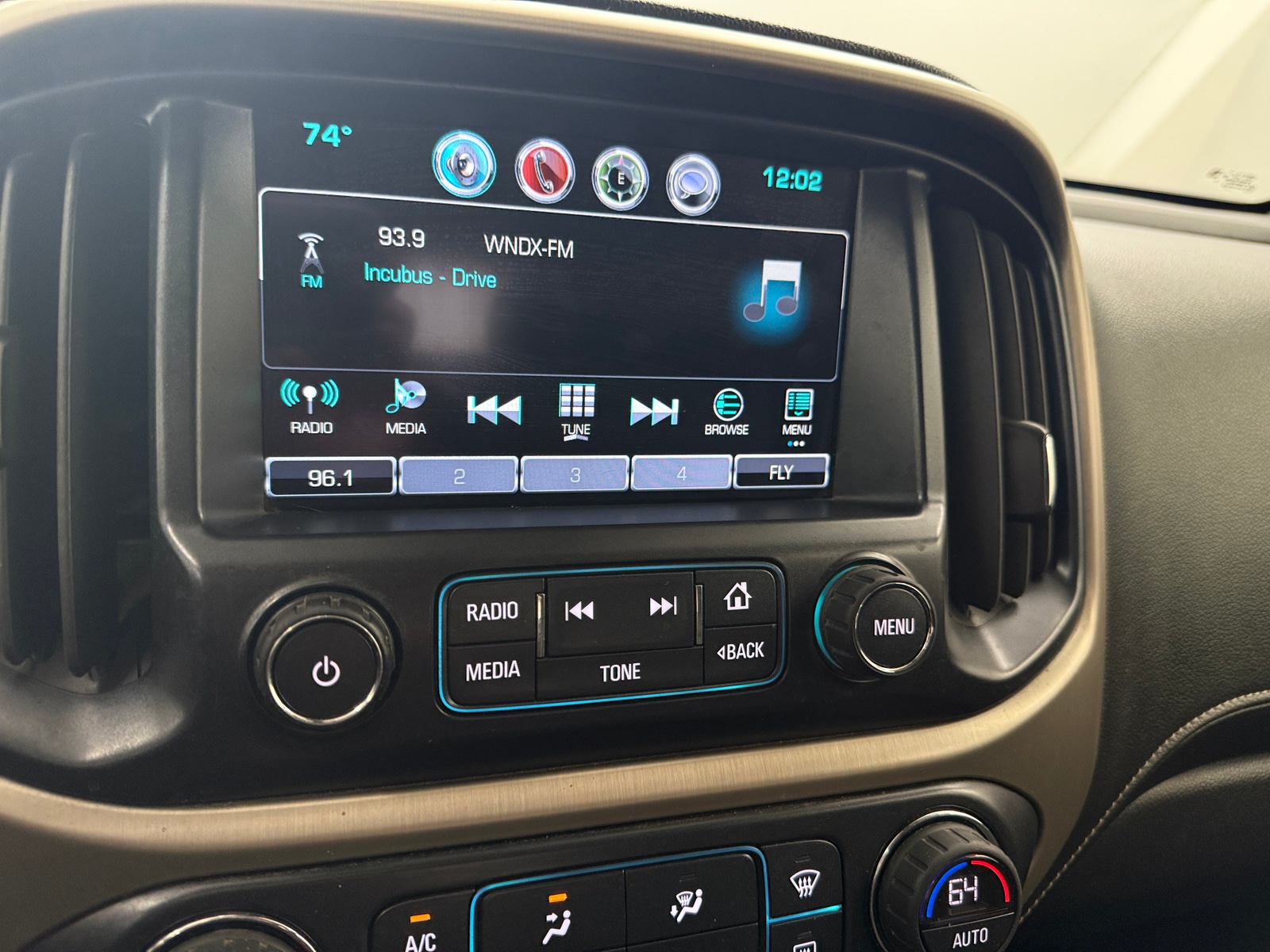 Thumbnail: 2017 GMC Canyon - 3