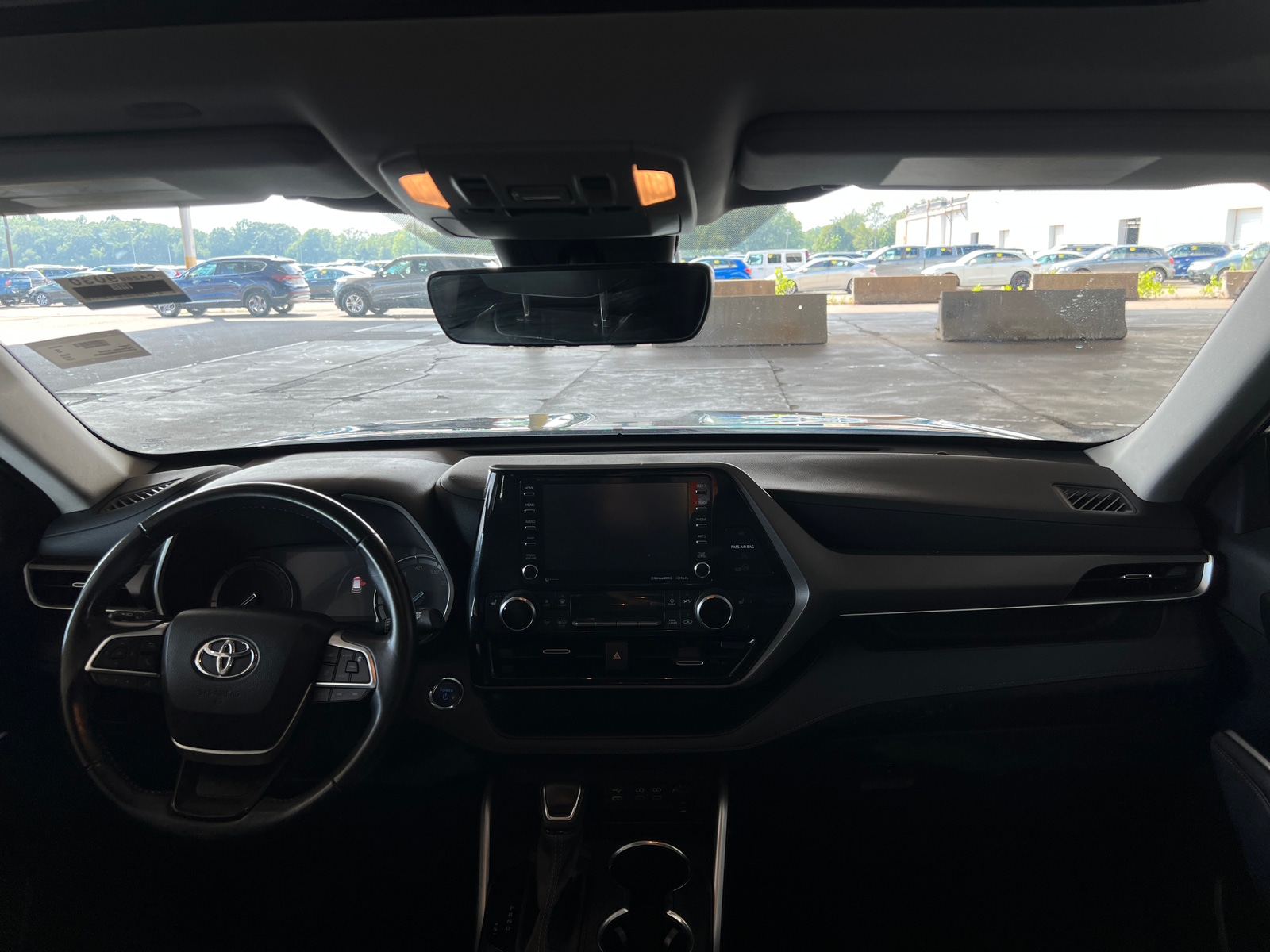 Thumbnail: 2022 Toyota Highlander - 2