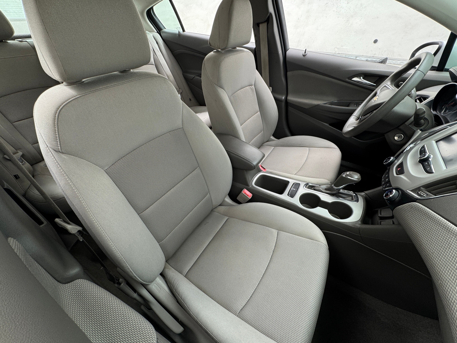 Thumbnail: 2017 Chevrolet Cruze - 2