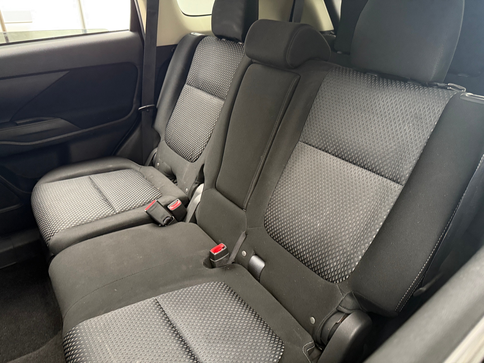 Thumbnail: 2017 Mitsubishi Outlander - 5