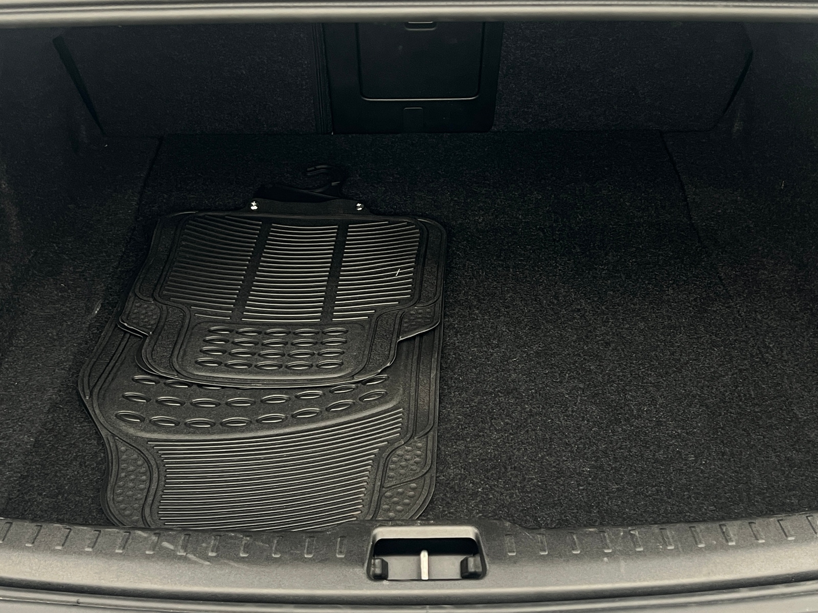 Thumbnail: 2025 Volvo S60 - 6