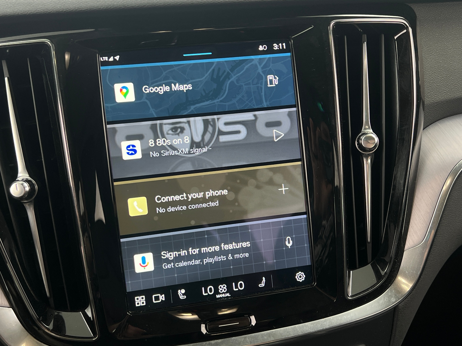 Thumbnail: 2025 Volvo S60 - 3