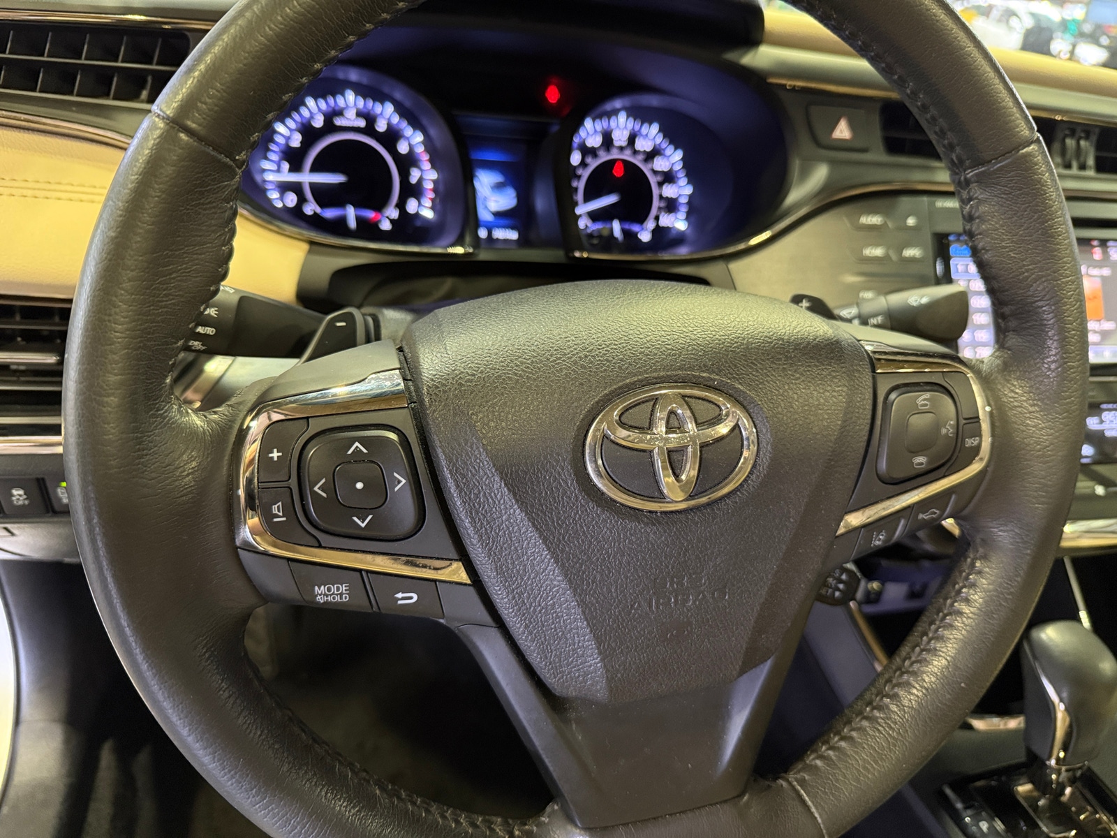 Thumbnail: 2017 Toyota Avalon - 4