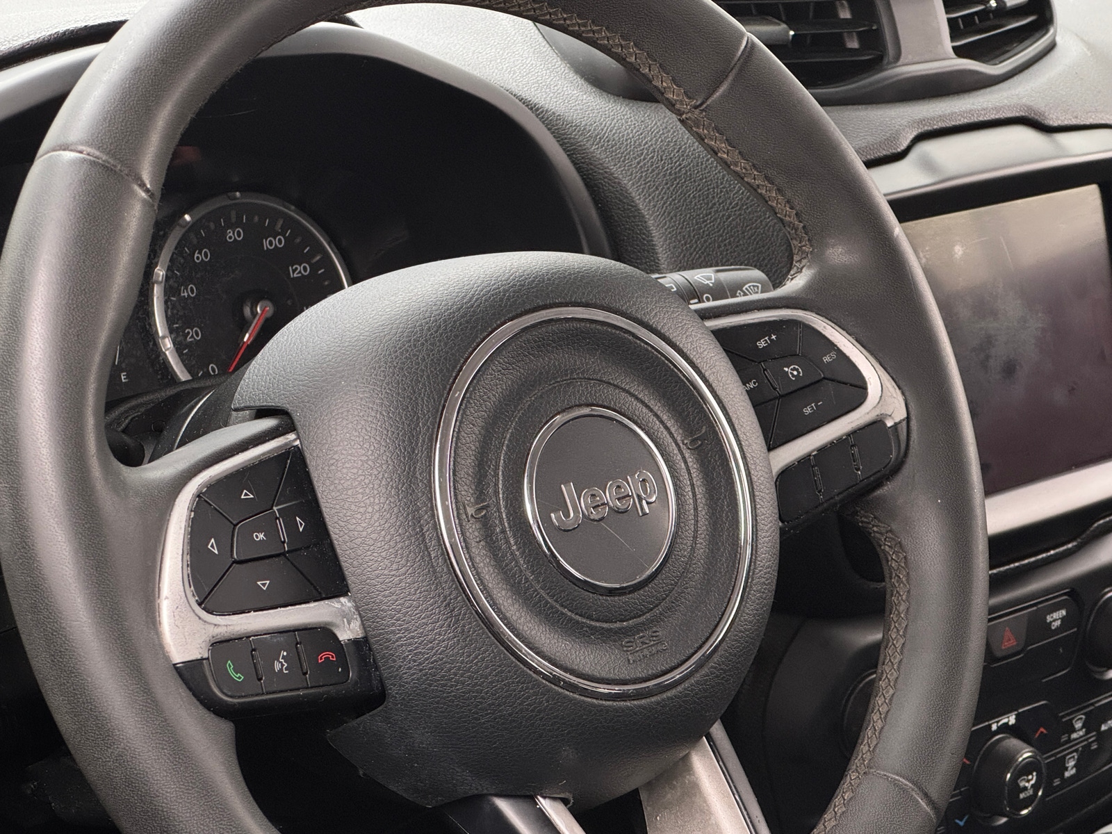Thumbnail: 2018 Jeep Renegade - 5