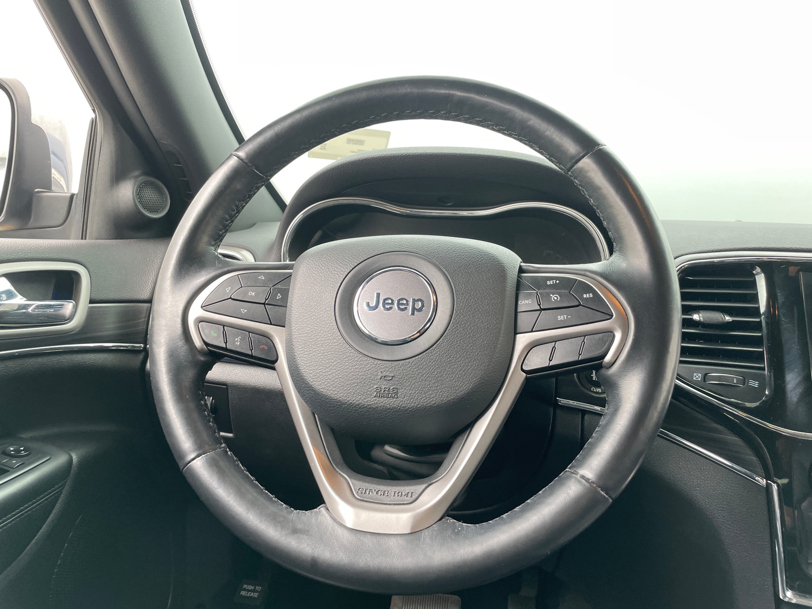 Thumbnail: 2020 Jeep Grand Cherokee - 4