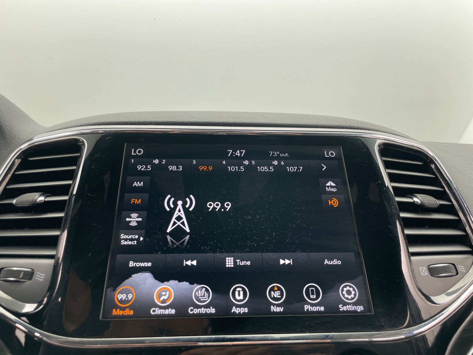 Thumbnail: 2020 Jeep Grand Cherokee - 3