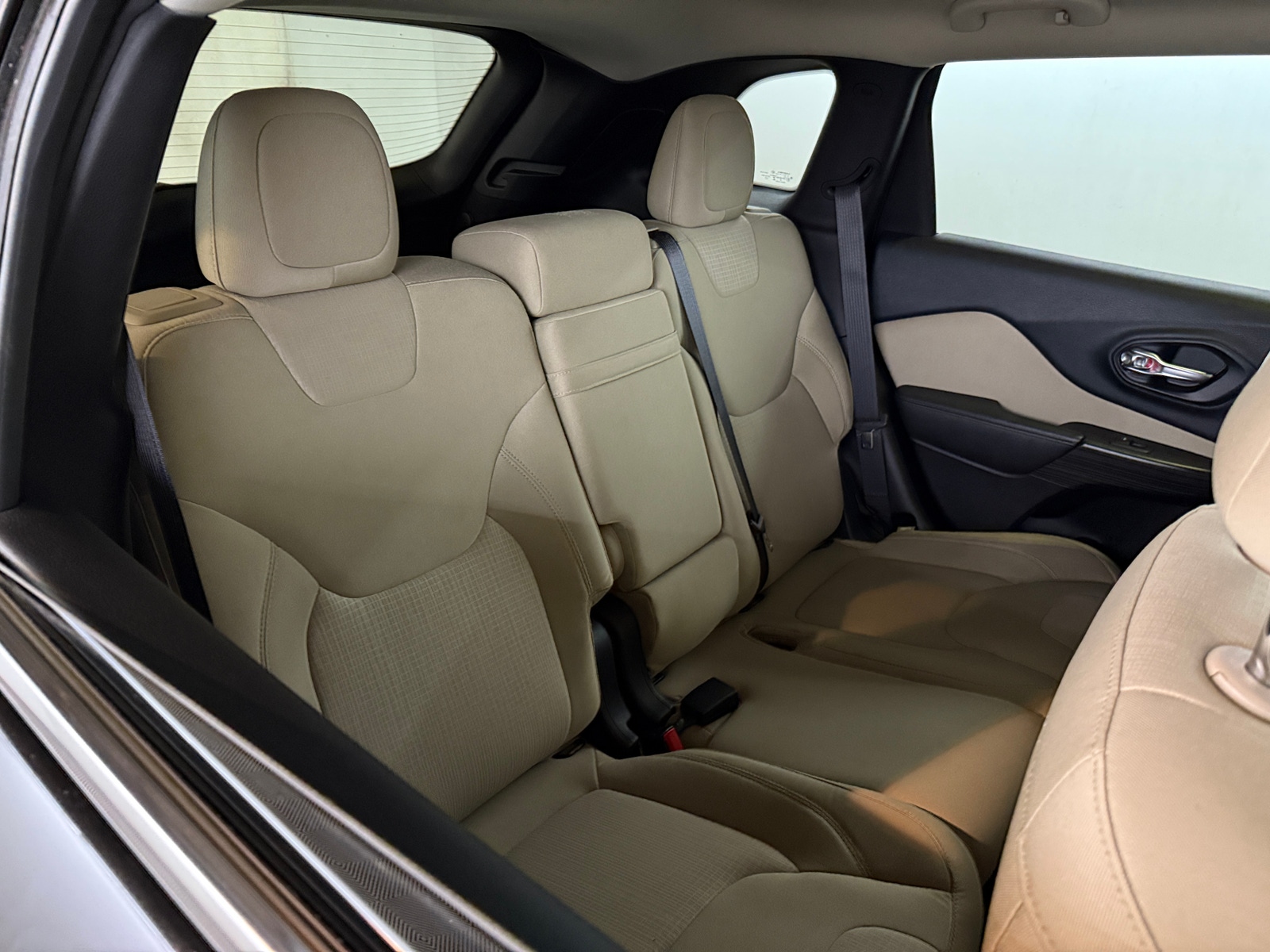 Thumbnail: 2015 Jeep Cherokee - 6