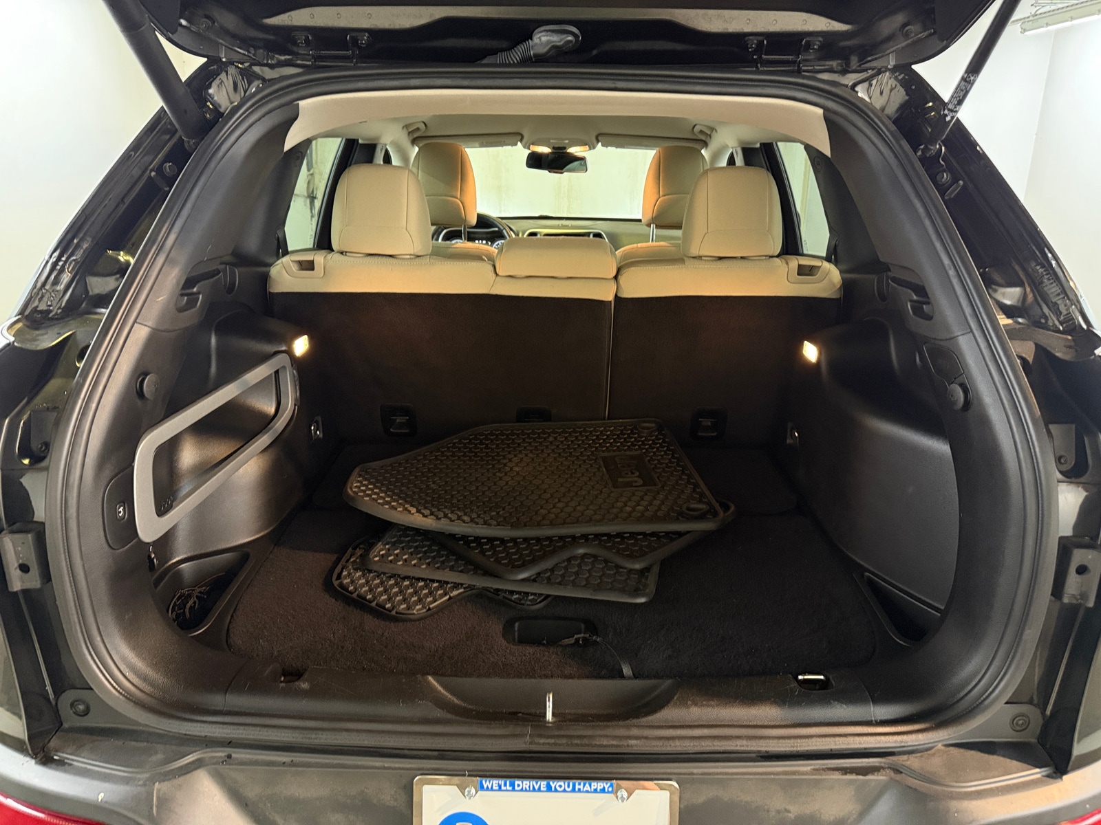 Thumbnail: 2015 Jeep Cherokee - 7