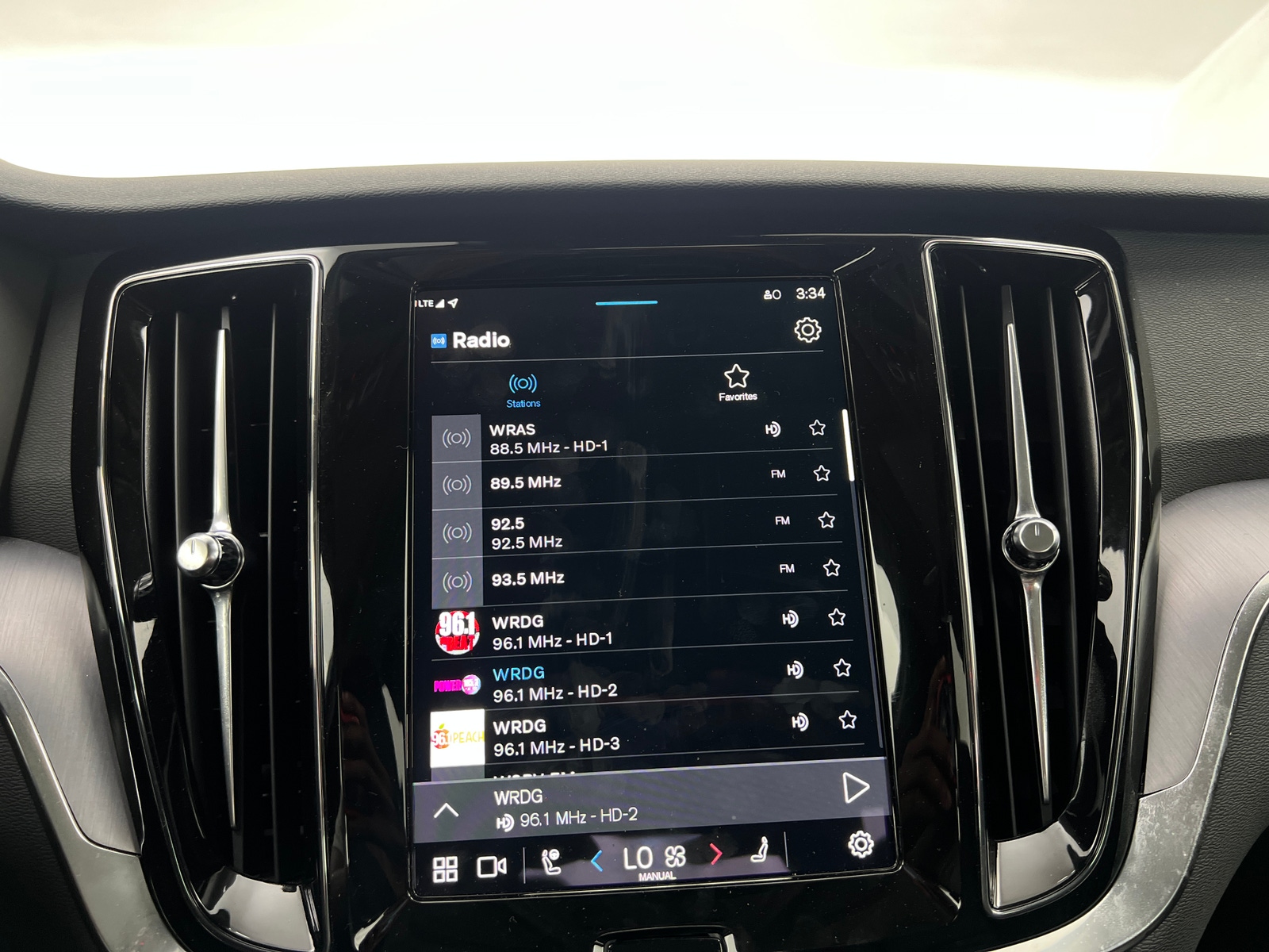 Thumbnail: 2025 Volvo S60 - 3