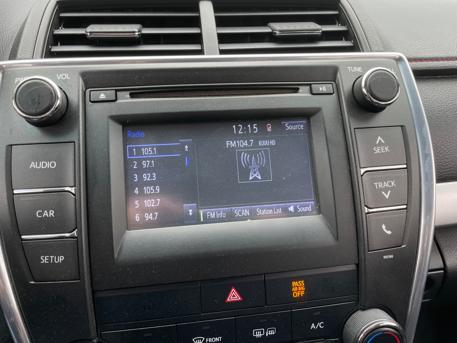 Thumbnail: 2015 Toyota Camry - 4