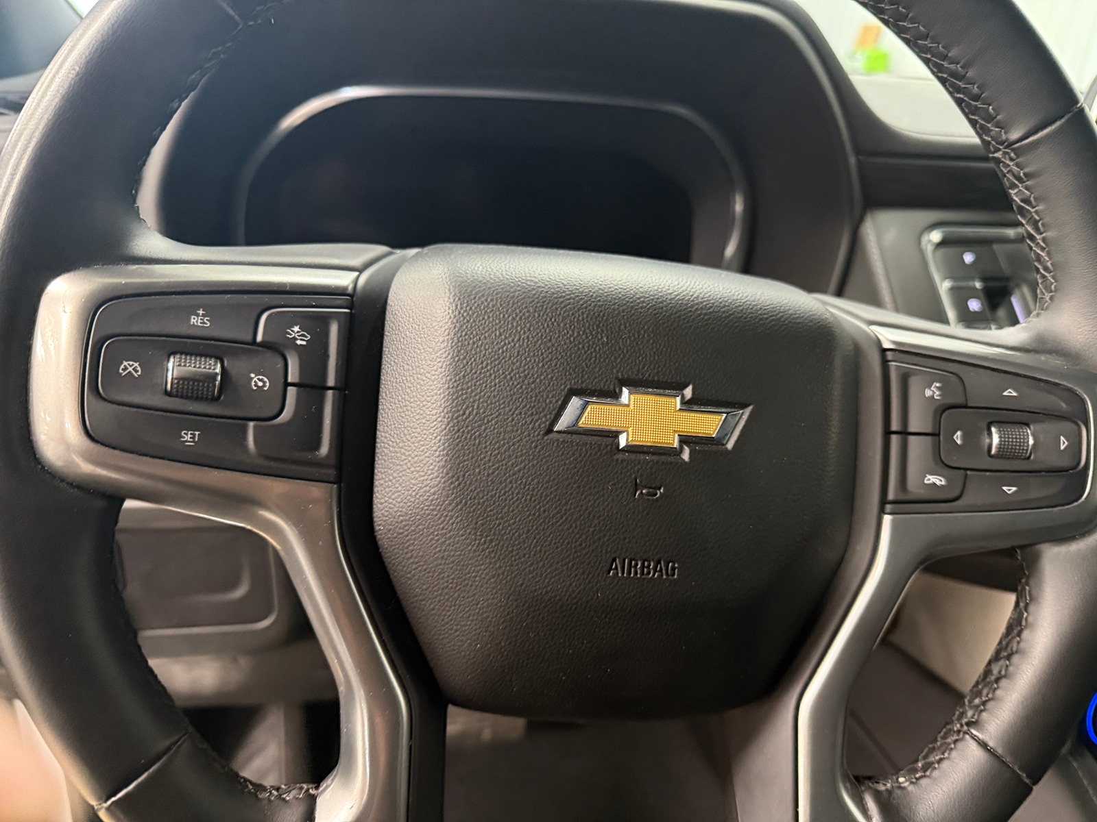 Thumbnail: 2024 Chevrolet Suburban - 4
